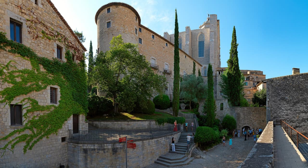 Girona City Private Half-Day Tour with High-Speed Train Transfer from Barcelona - image 6