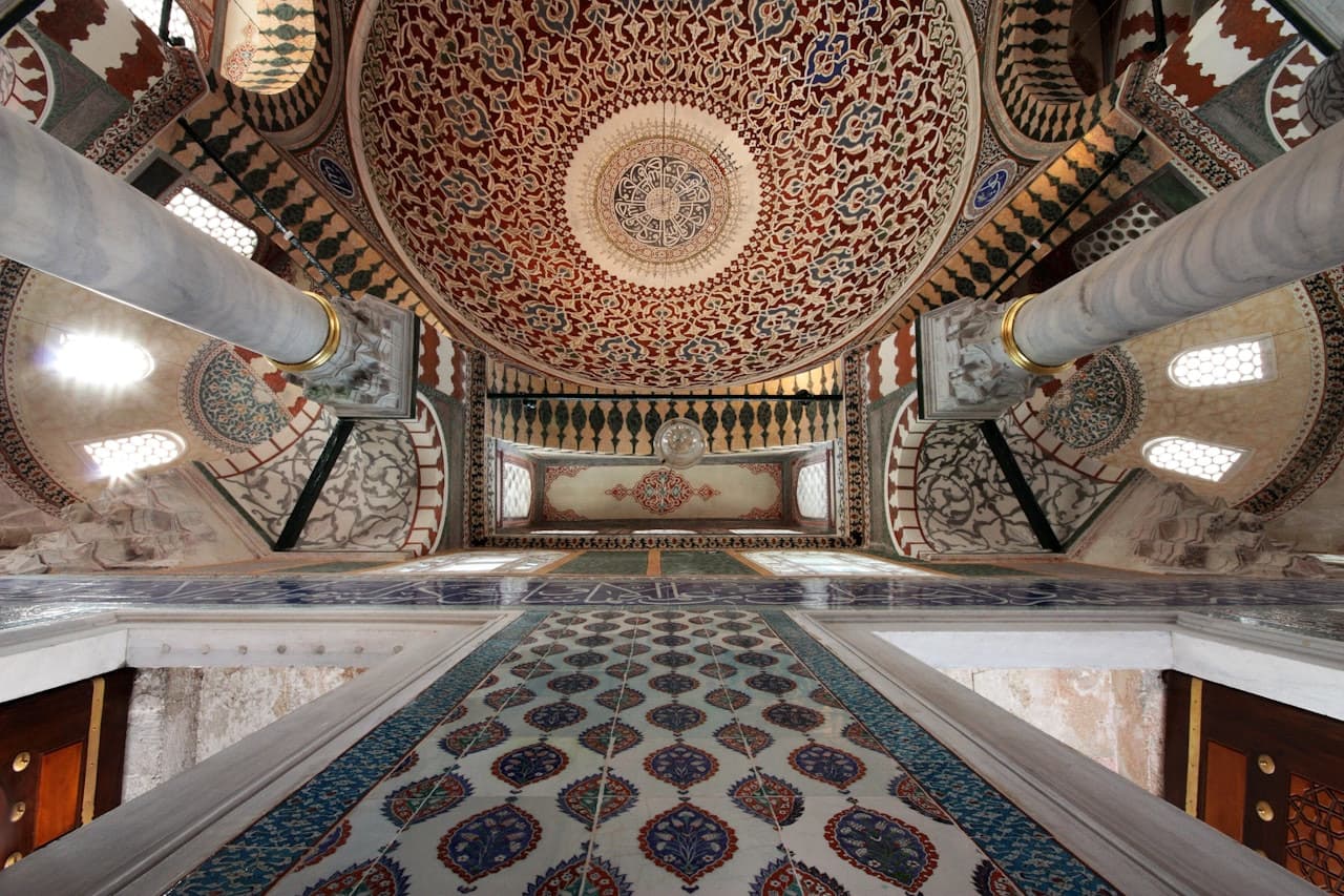 COMBO: Hagia Sophia Grand Mosque + Topkapi Palace Tickets - image 5