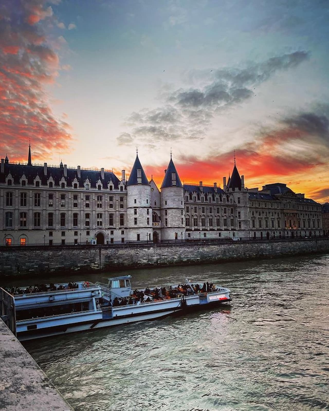 Seine River Sightseeing Cruise by Bateaux Mouches - image 13