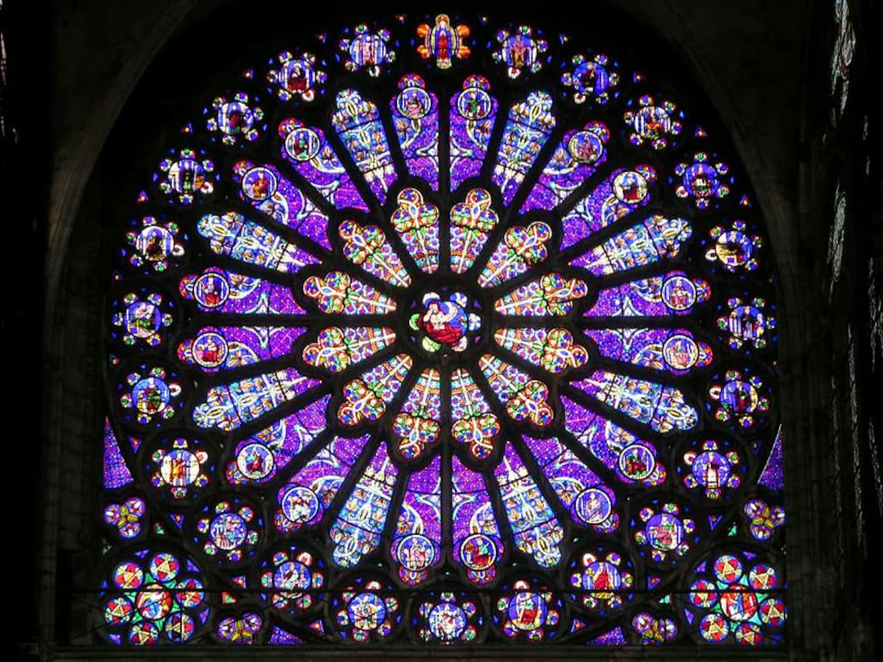 Entrada a la basílica de Saint-Denis - imagen 11