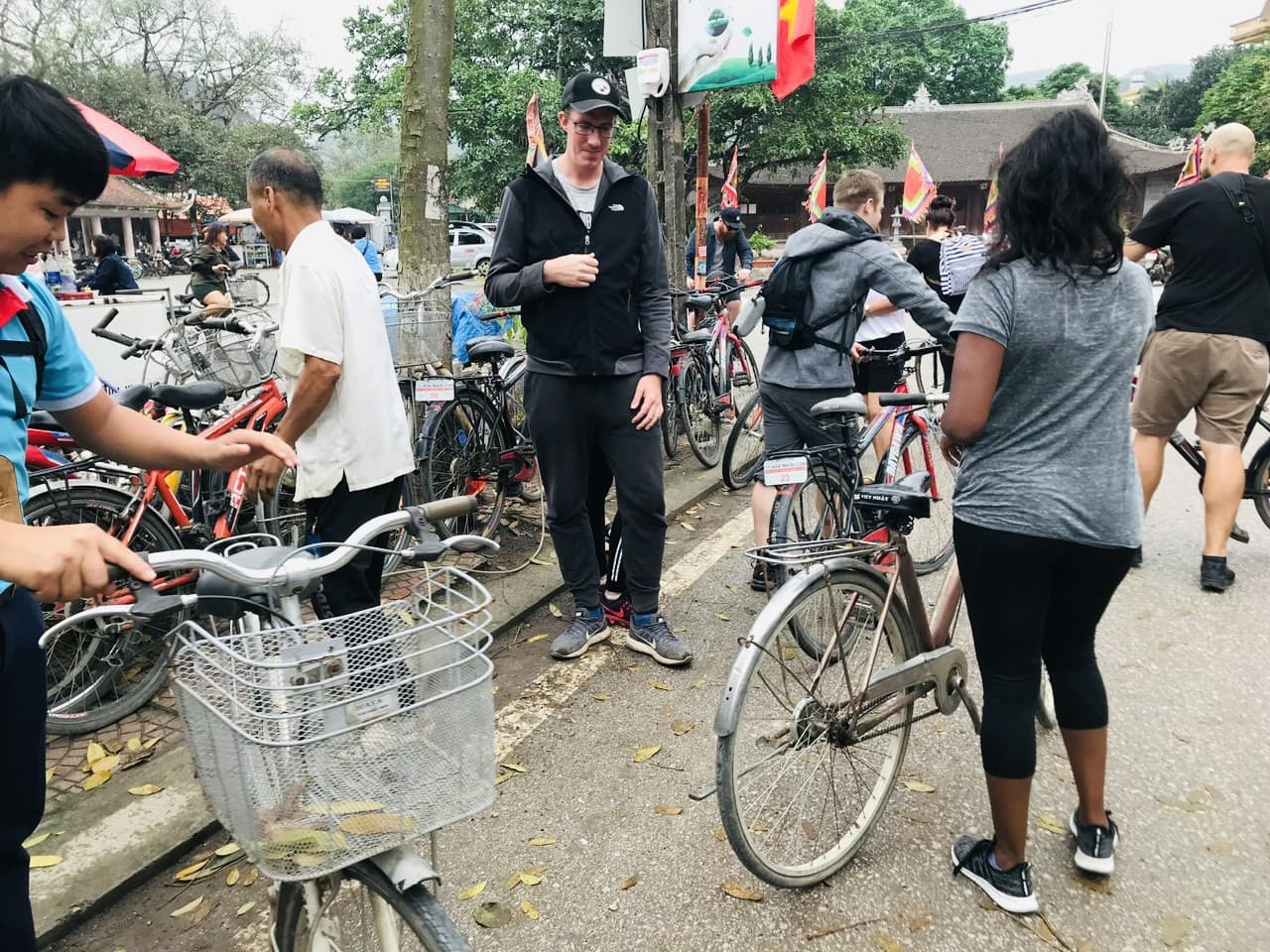 Hoa Lu and Tam Coc Tour from Hanoi - imagen 11