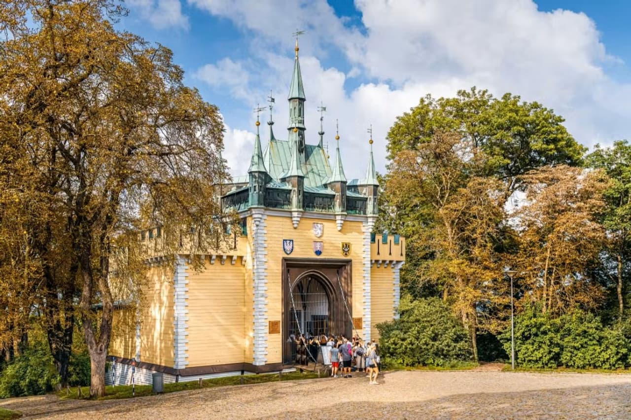 Entrada para la Torre Petřín y el Laberinto de Espejos - imagen 5