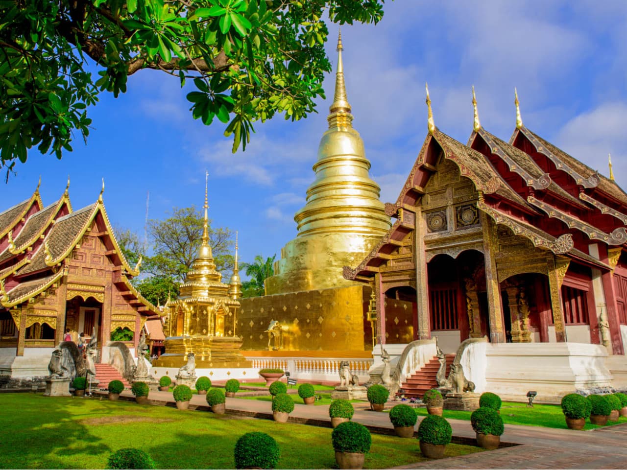 Chiang Mai Old City and Temples Walking Tour - image 3