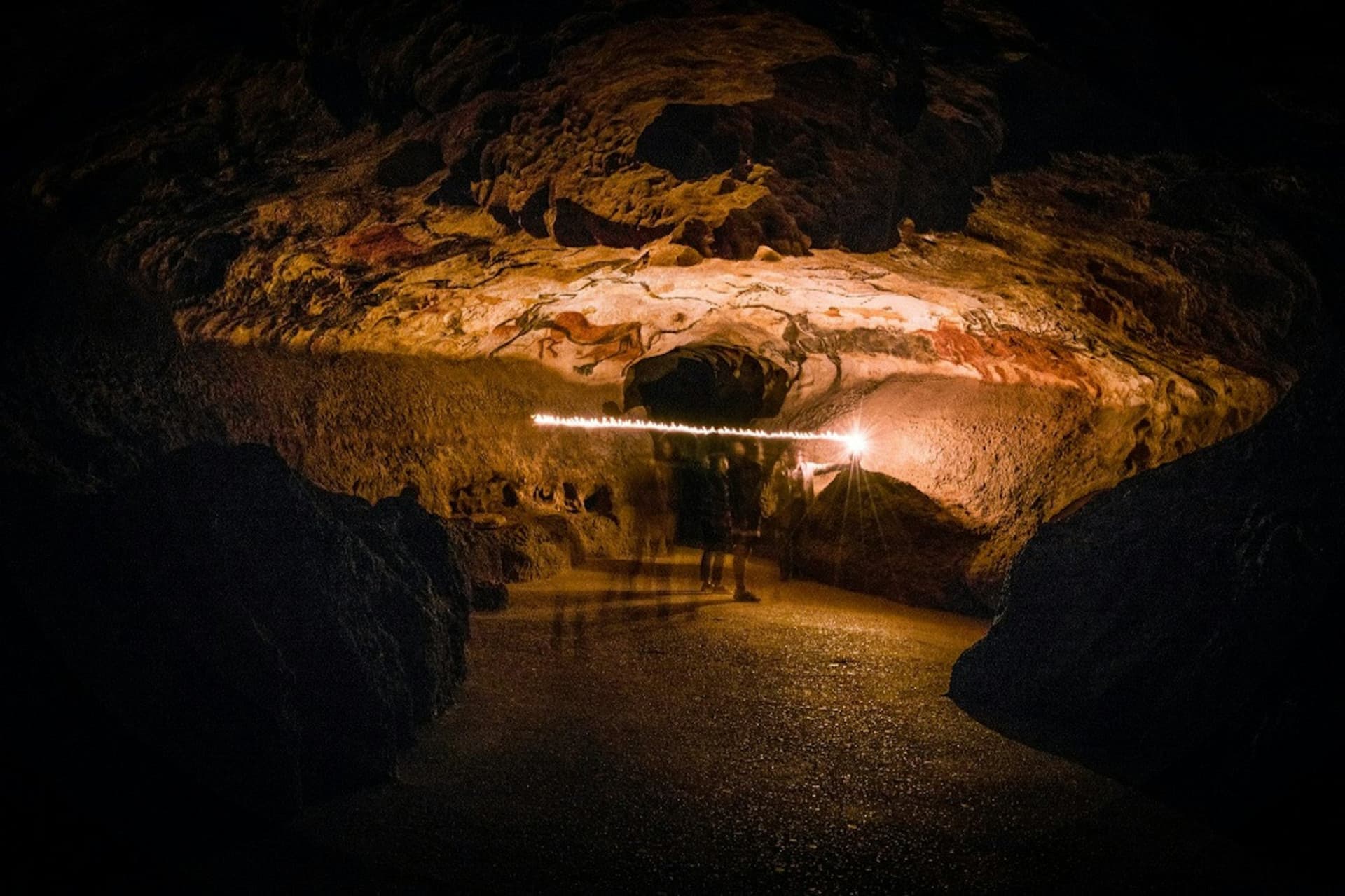 Lascaux II Guided Tour - main image
