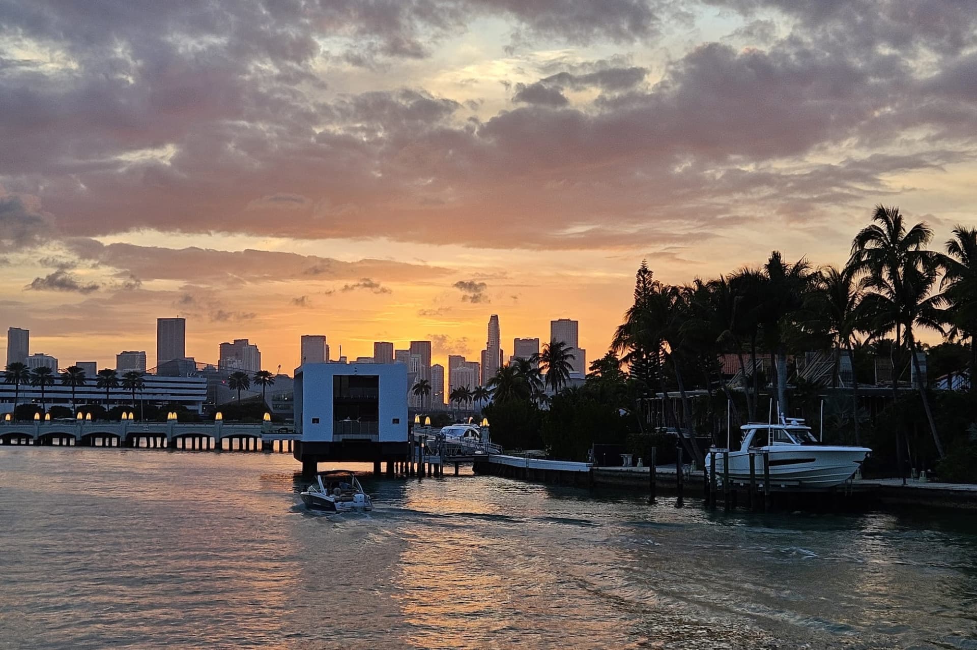 Miami Sunset Cruise of Biscayne Bay and Millionaires' Homes - image 11