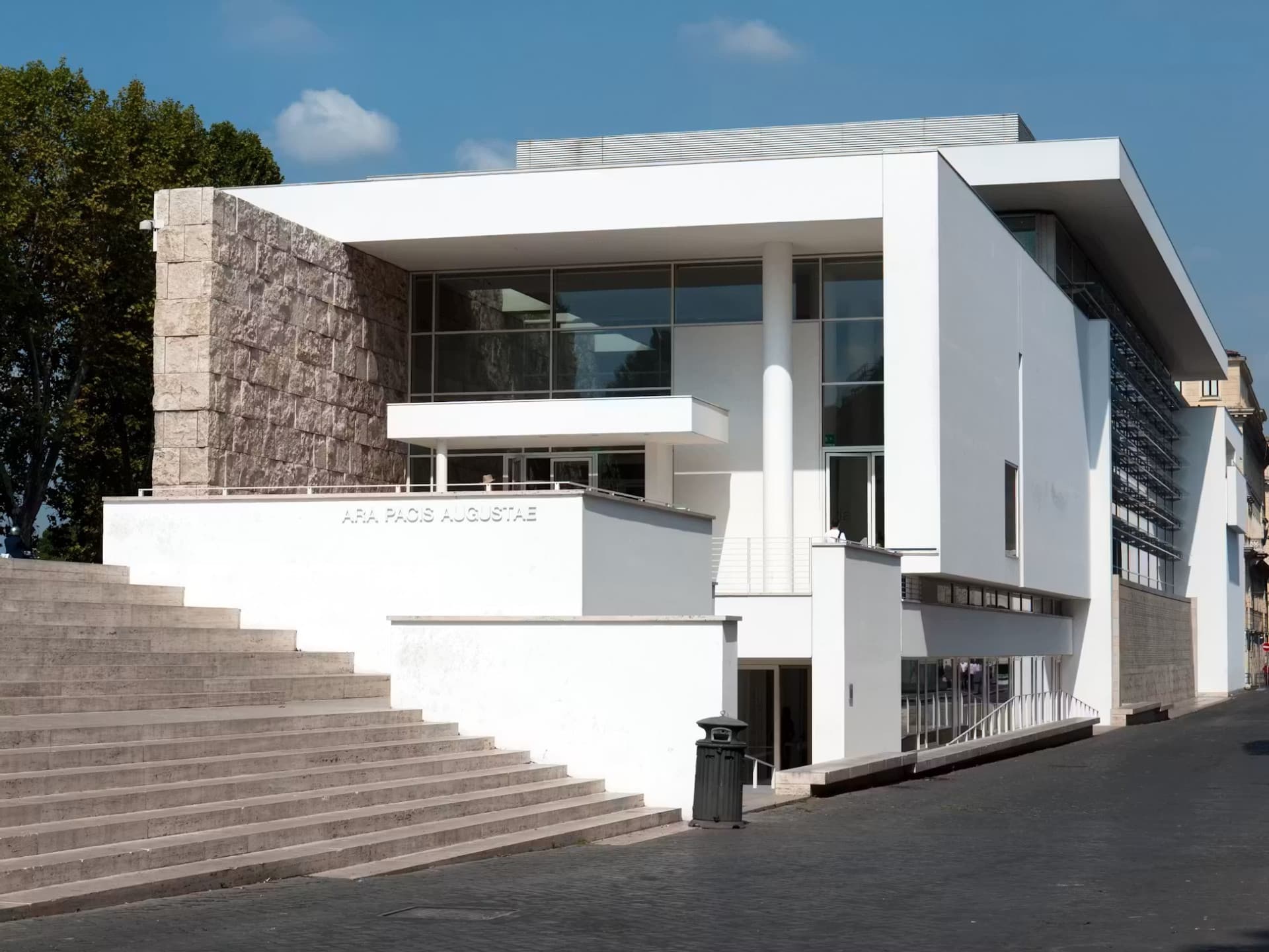 Entrada al Museo del Ara Pacis - imagen 4
