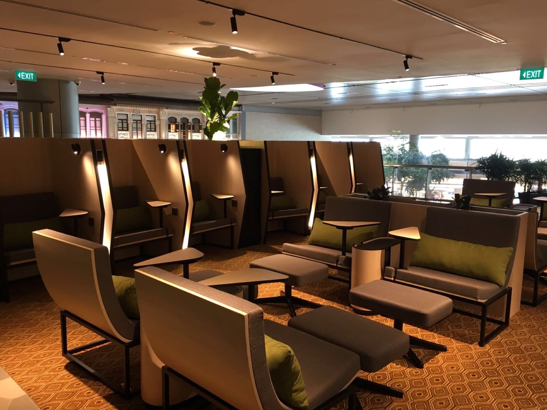 Blossom SATS & Plaza Premium Lounge - Singapore Changi Airport Terminal 4 - image 2