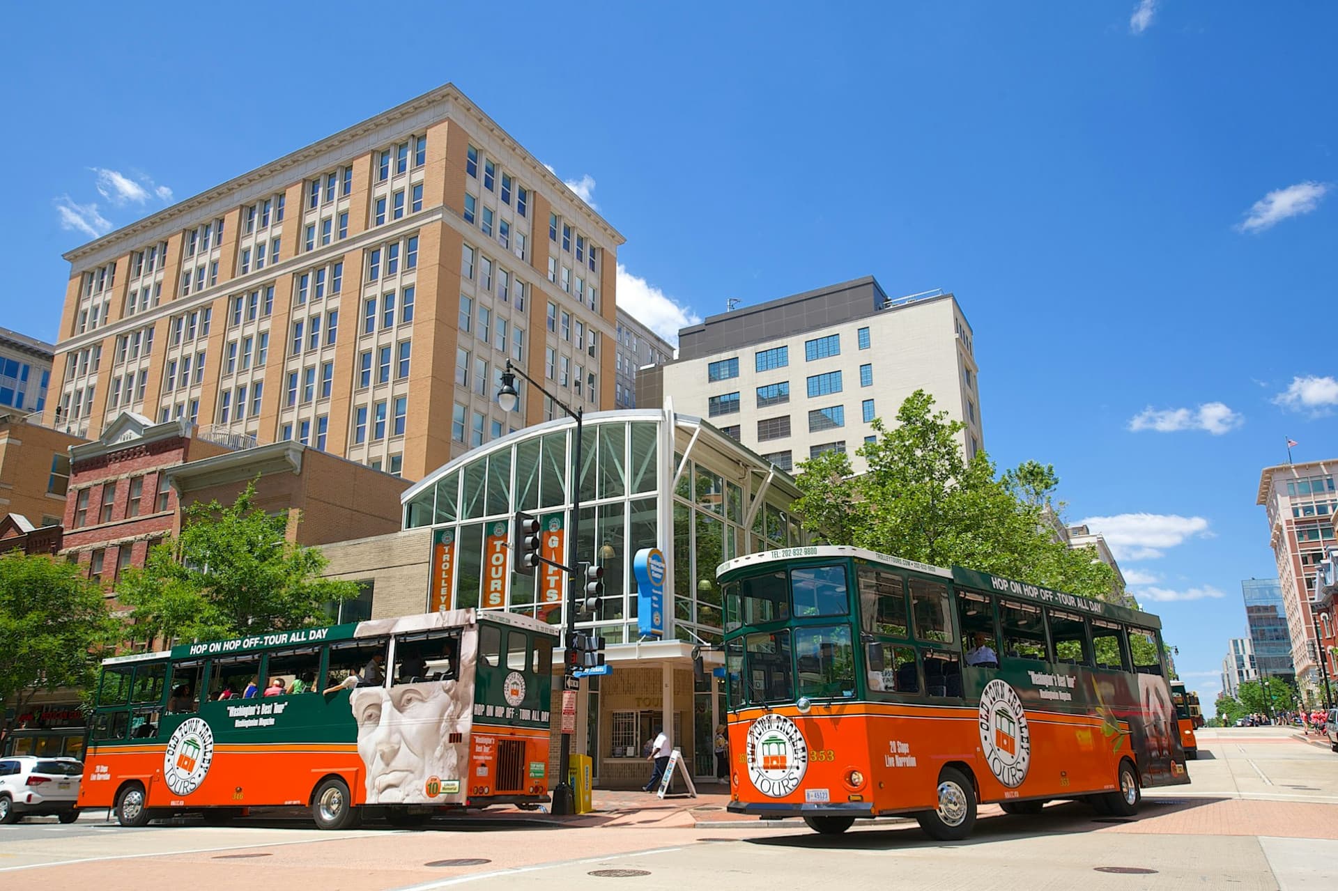 Washington DC: Hop-on Hop-off Old Town Trolley Ticket - image 4