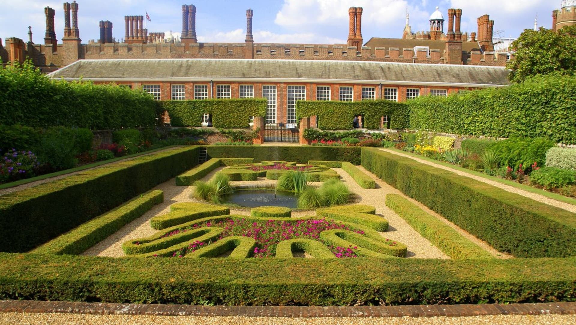 Hampton Court Palace, Windsor Castle, and London Sightseeing Tour - image 7
