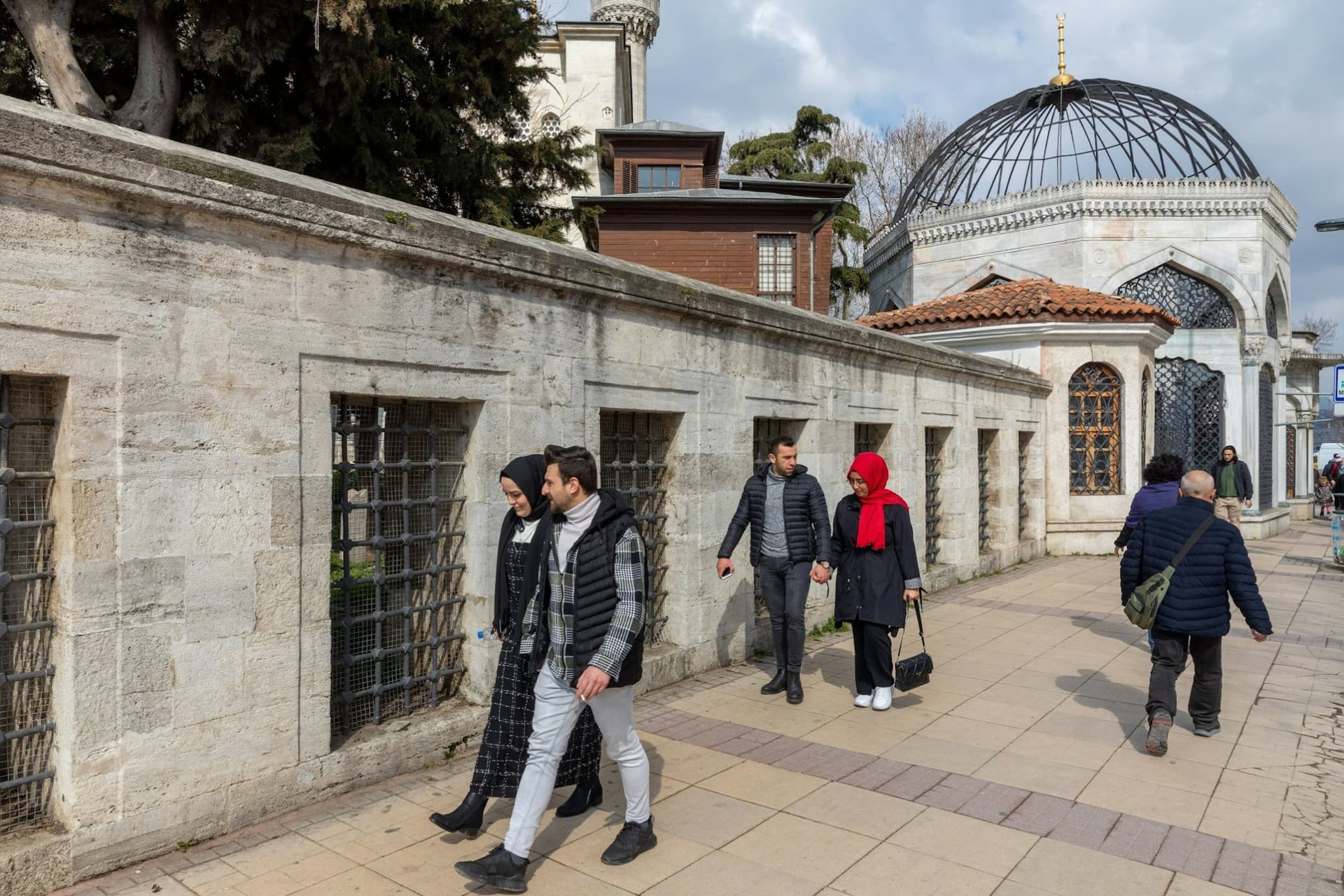 Istanbul Europe and Asia Half-Day Private Tour: Maiden's Tower and Mihrimah Sultan Mosque - image 5