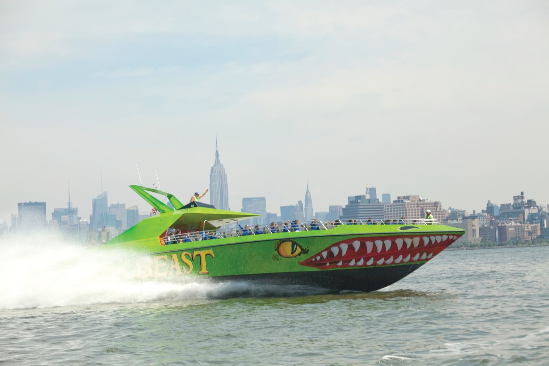 The Beast Speedboat Ride to Statue of Liberty by Circle Line: Reserved Straight-to-Board Ticket - imagen 8