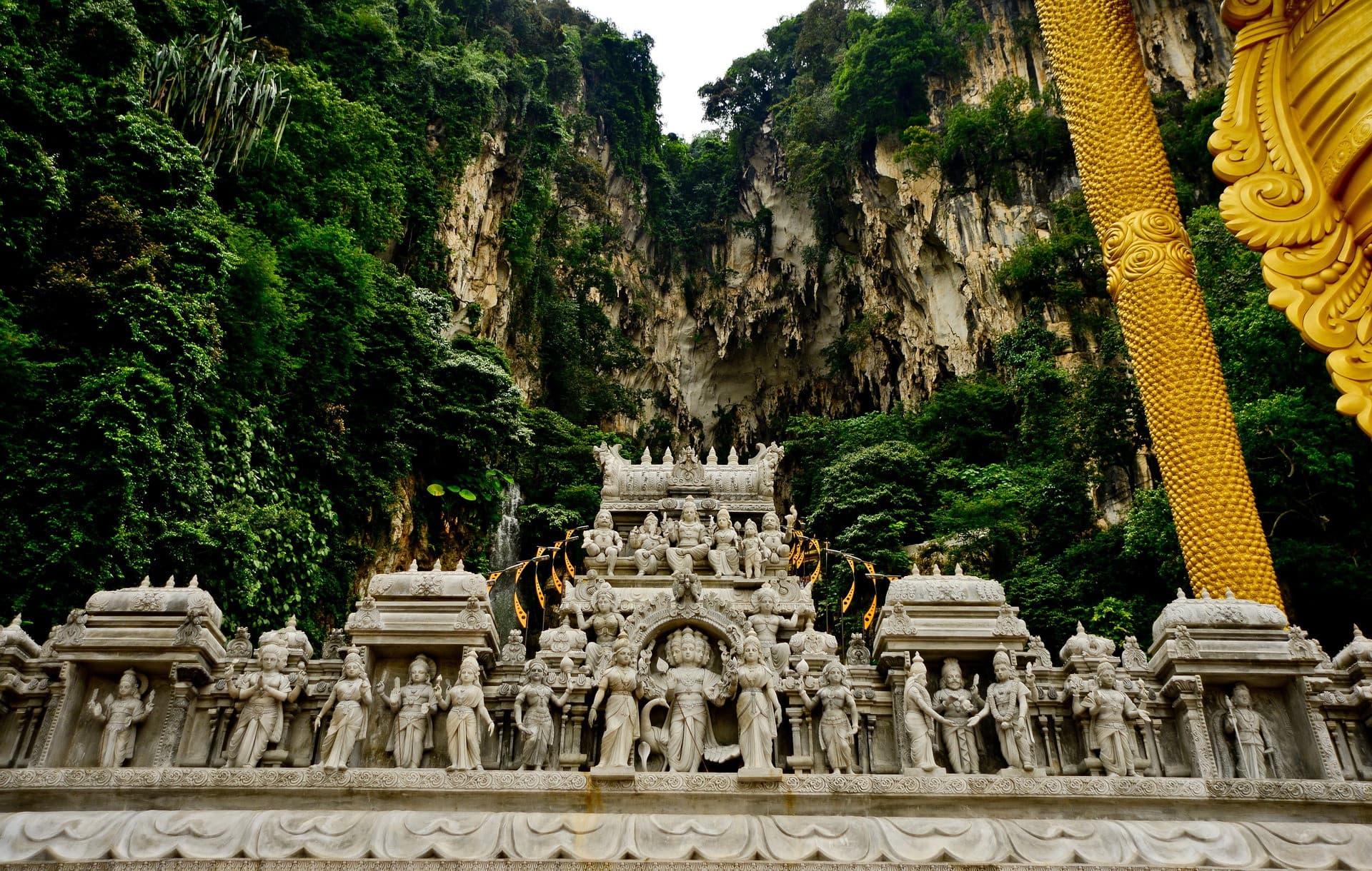 Genting Highlands and Batu Caves Full-Day Tour from Kuala Lumpur - image 8