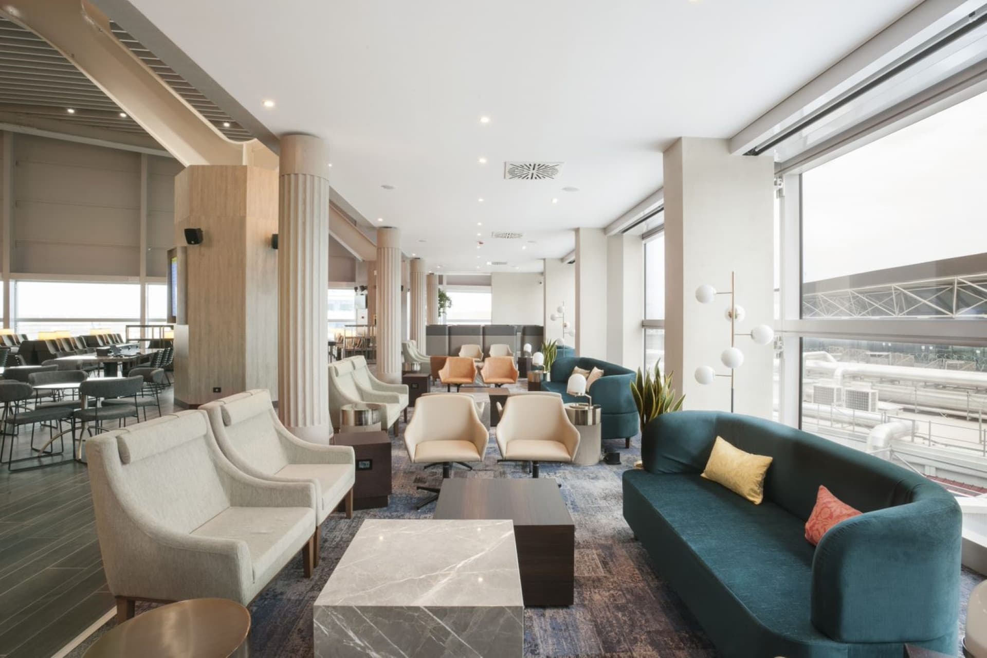 Plaza Premium Lounge - Leonardo da Vinci-Fiumicino Airport Terminal 3 - image 3