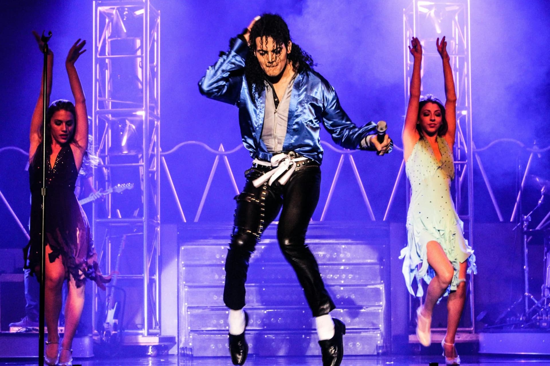 Harrah's Las Vegas: MJ(Michael Jackson) Live Show - image 4