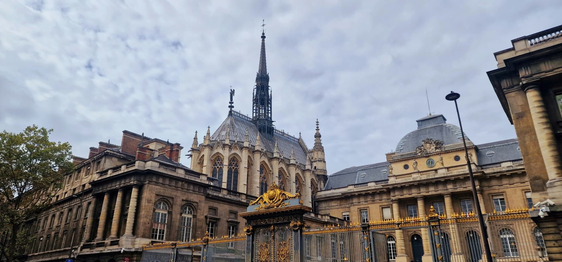 Sainte-Chapelle Tour with English Live Commentary & Reserved Entry - image 7