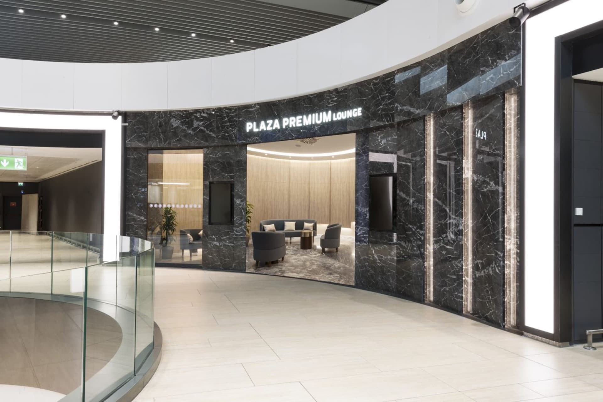 Plaza Premium Lounge - Leonardo da Vinci-Fiumicino Airport Terminal 3 - image 12