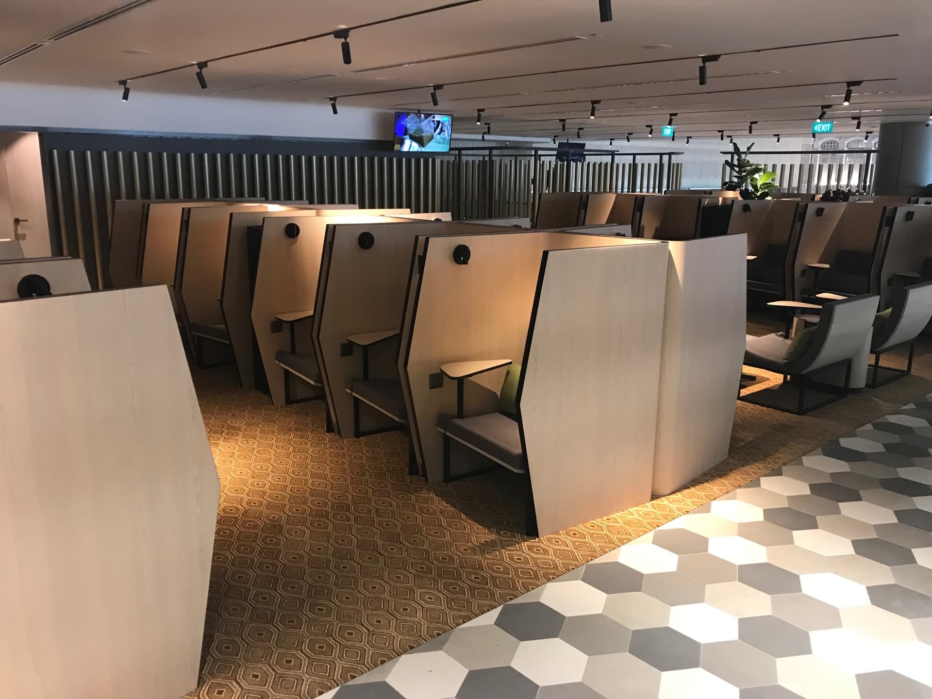 Blossom SATS & Plaza Premium Lounge - Singapore Changi Airport Terminal 4 - image 4