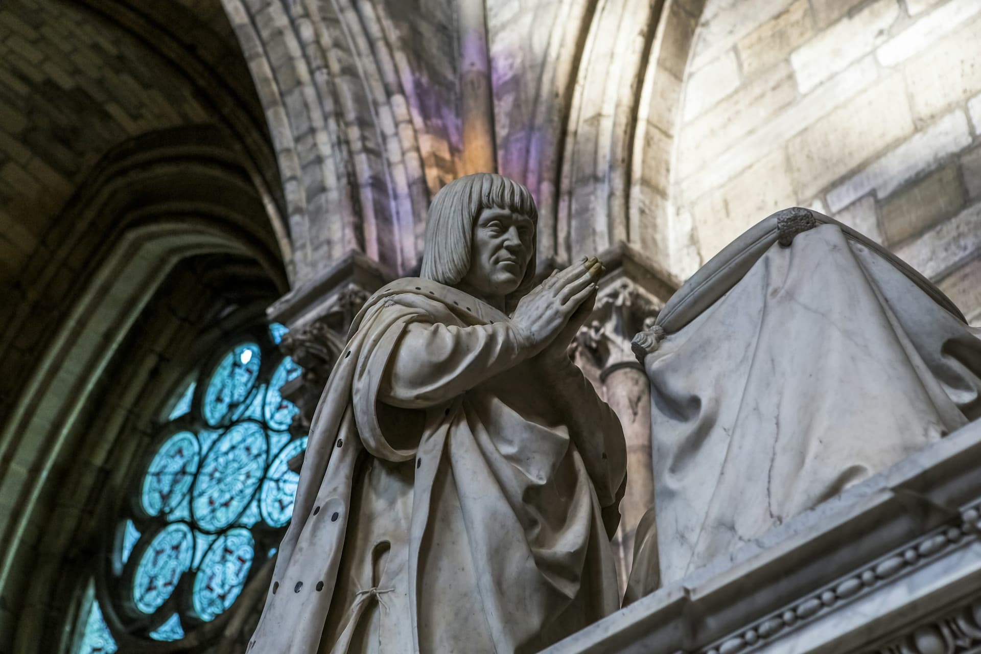 Entrada a la basílica de Saint-Denis - imagen 5