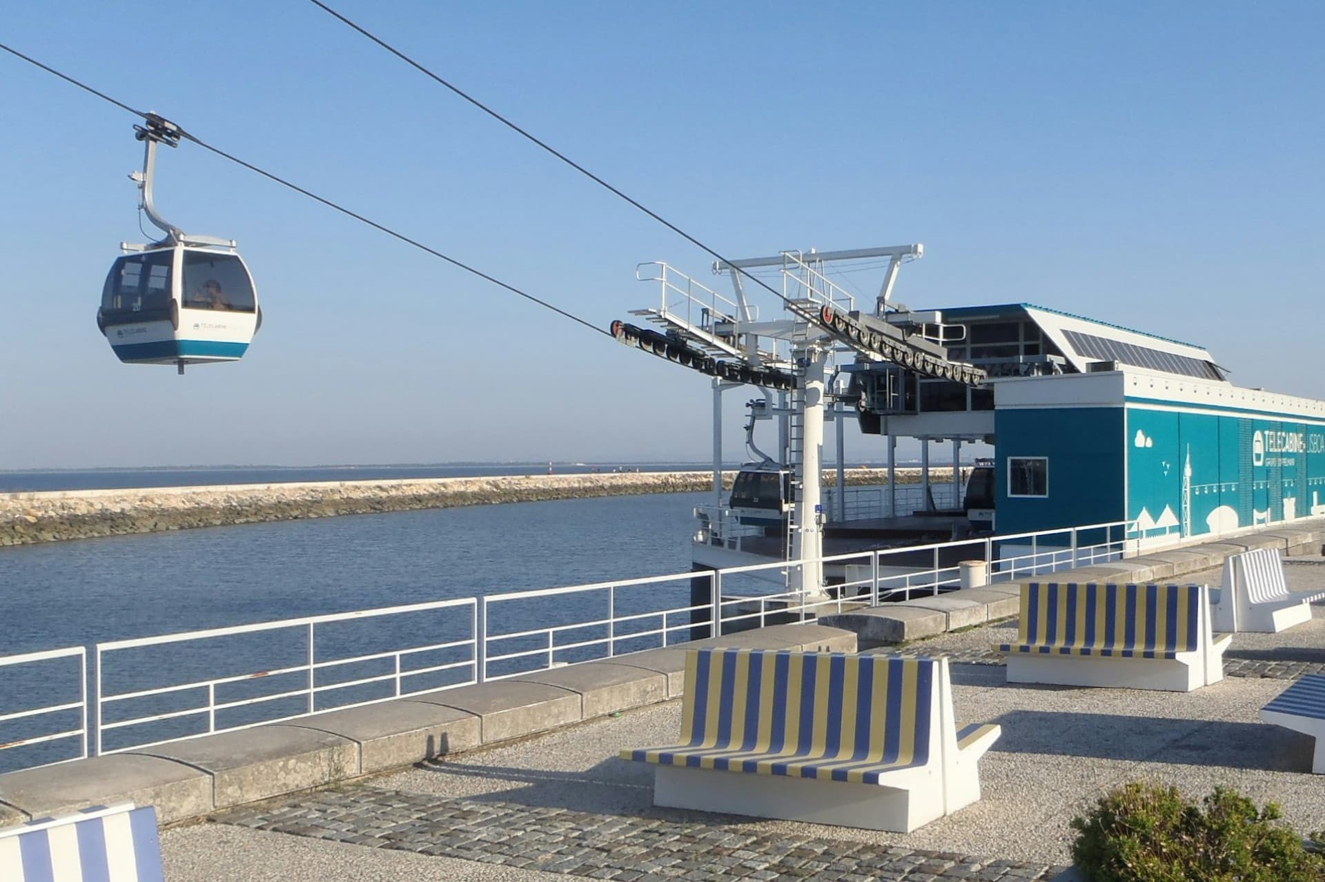 Lisbon Cable Car: Skip The Line Ticket - image 7