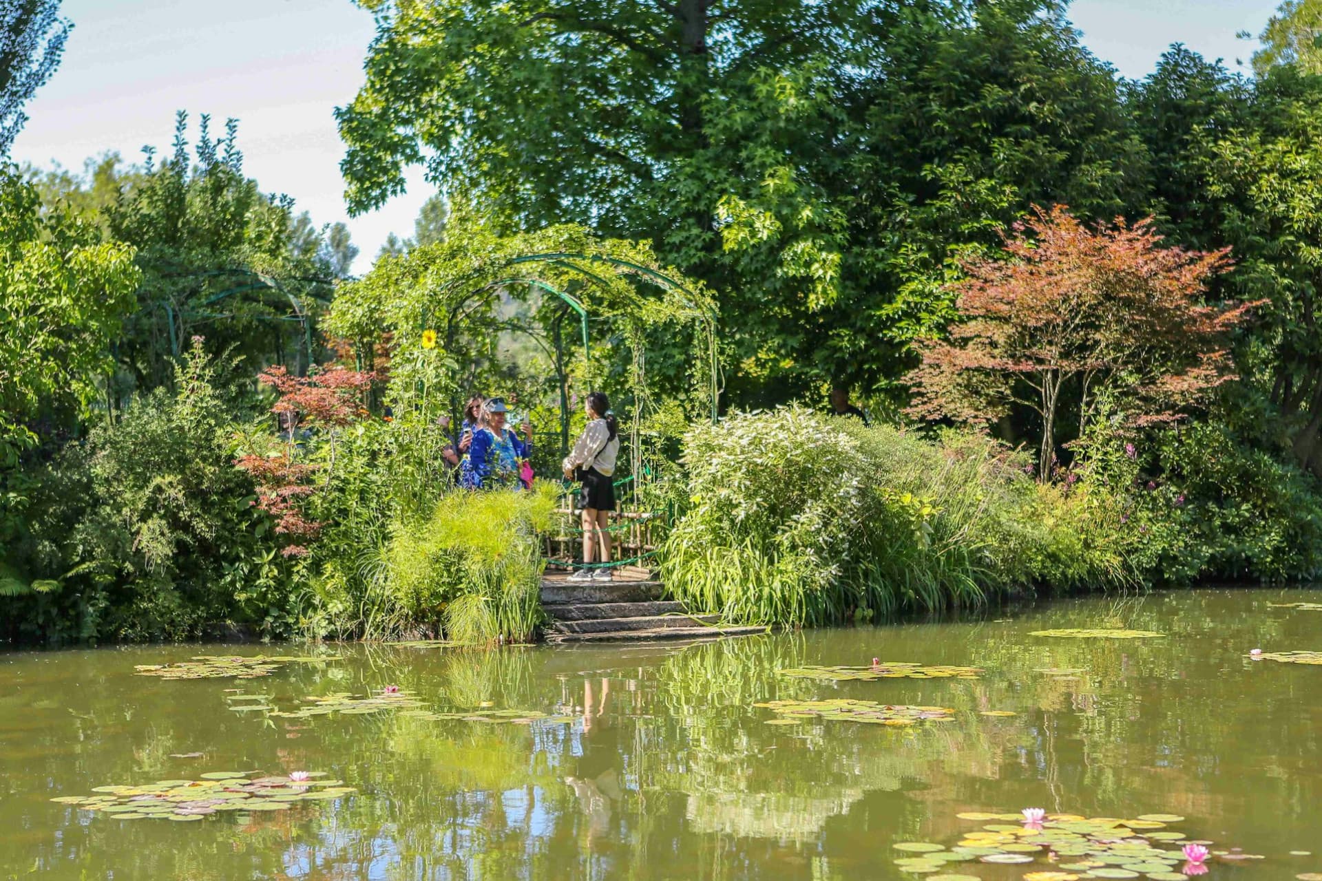 Giverny: Impressionist Day Trip from Paris with Audio Guide - image 5