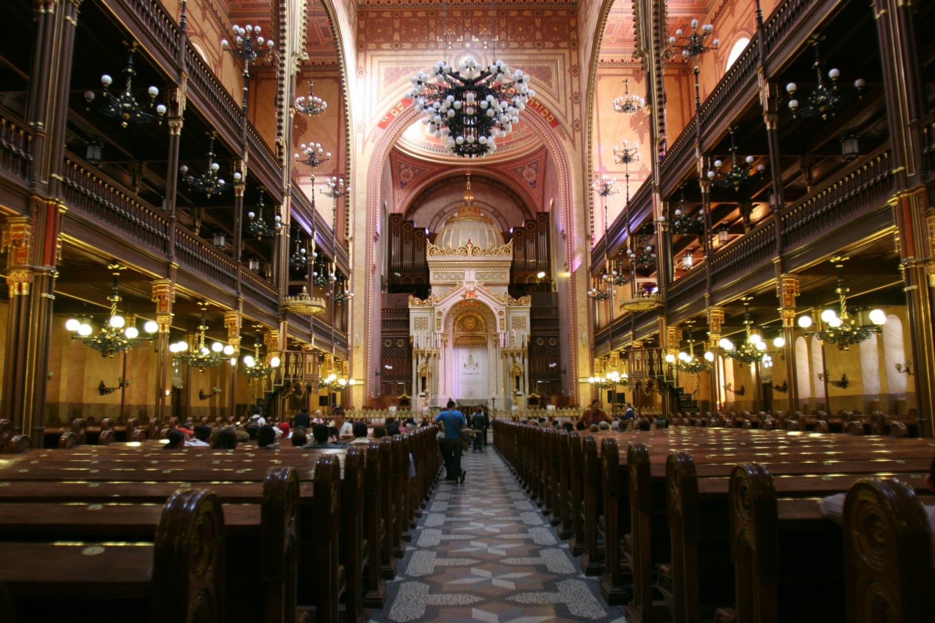 Entrada a la Gran Sinagoga + tour guiado por el Barrio Judío - imagen 2