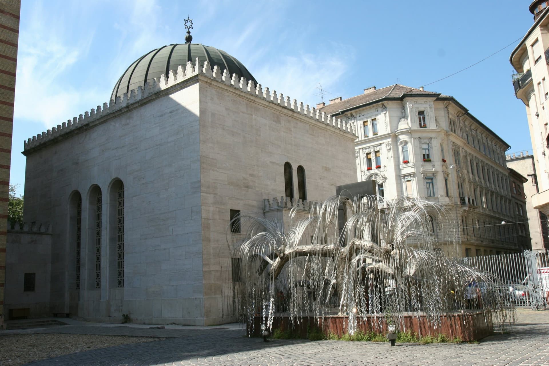 Entrada a la Gran Sinagoga + tour guiado por el Barrio Judío - imagen 4