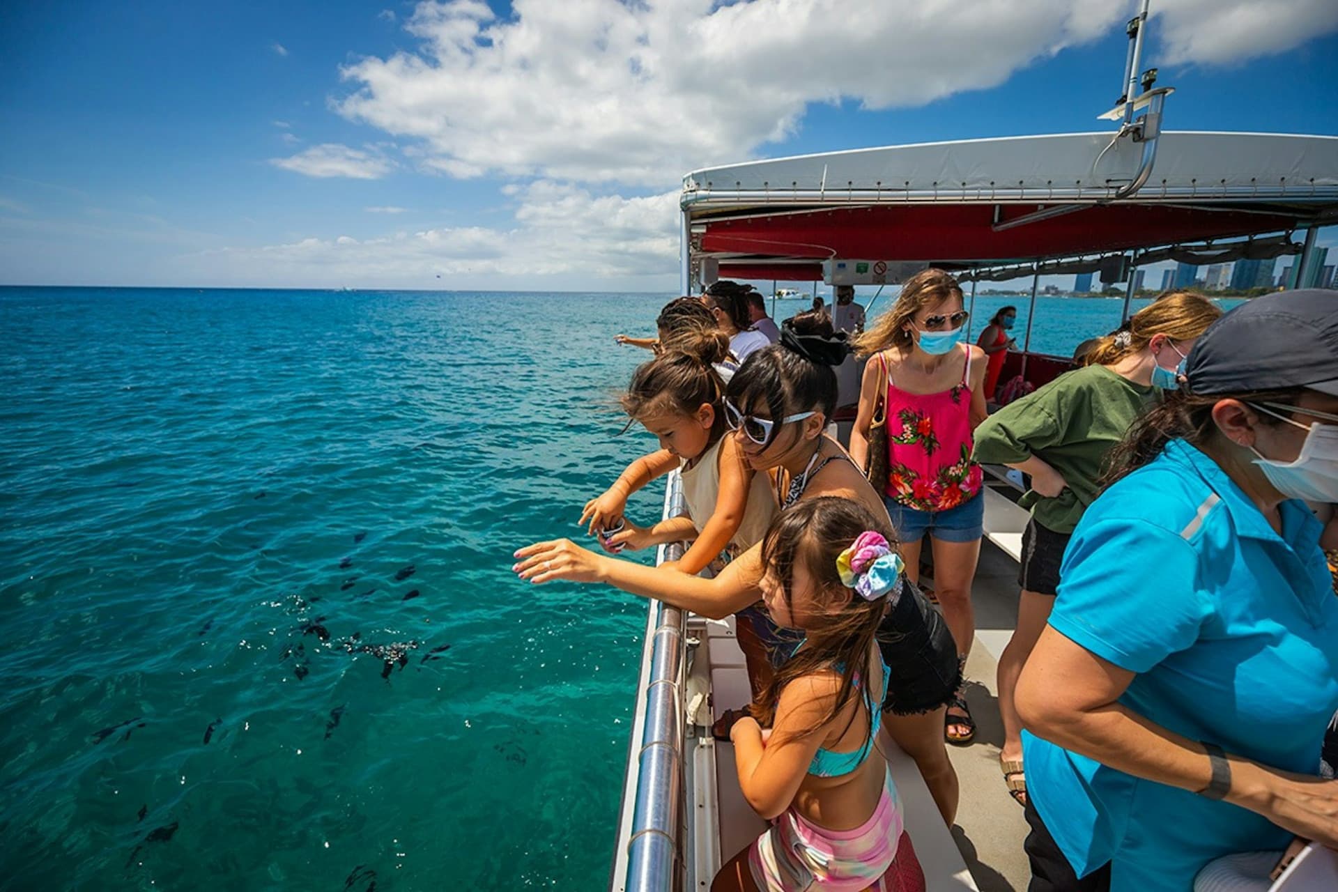 Waikiki: Daytime Glass Bottom Boat Tour - image 5