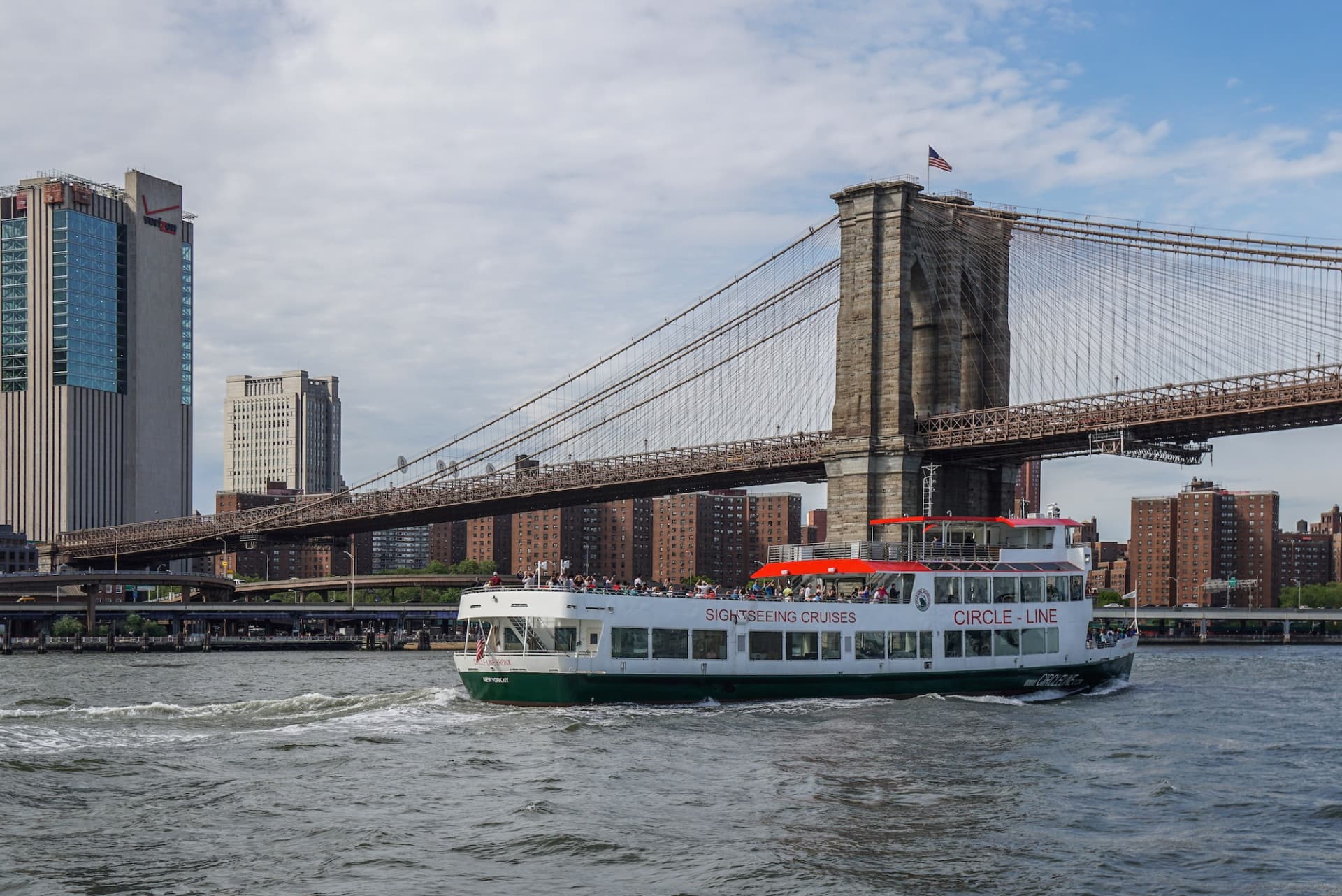Circle Line "NYC Landmarks" Sightseeing Cruise (1.5 hours): Reserved Straight-to-Board Ticket - main image
