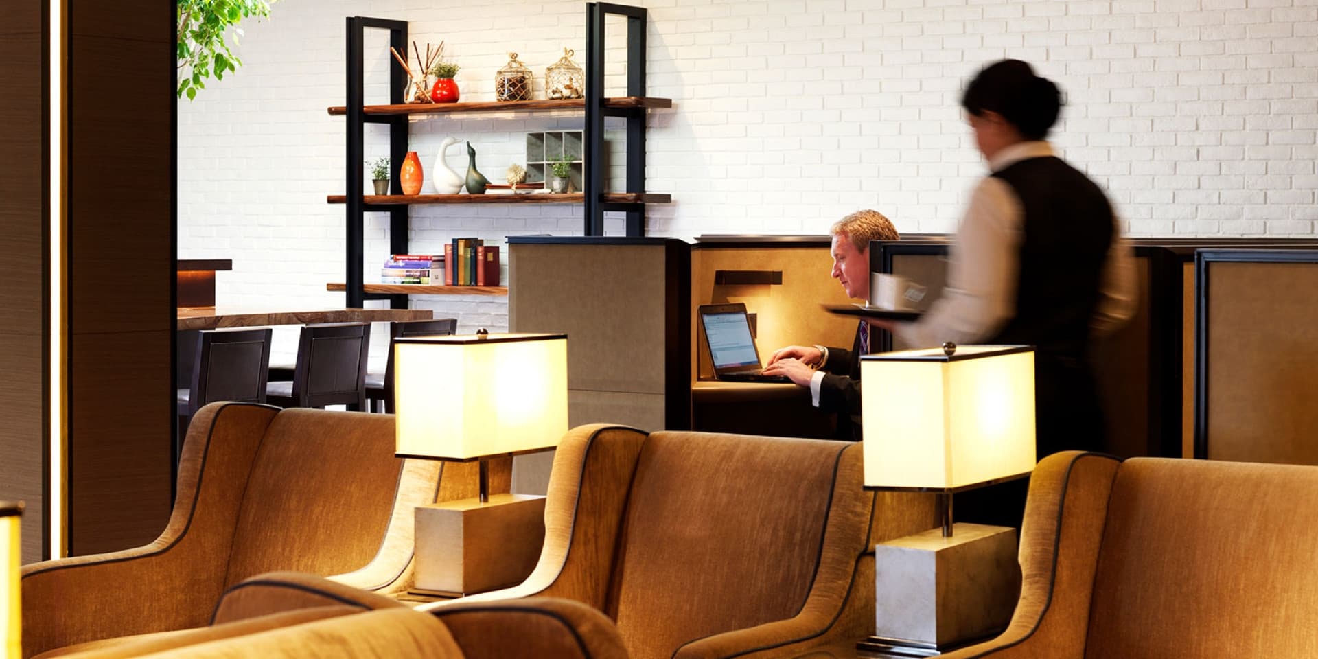 Plaza Premium Lounge - London Heathrow Airport Terminal 4 - imagen 2