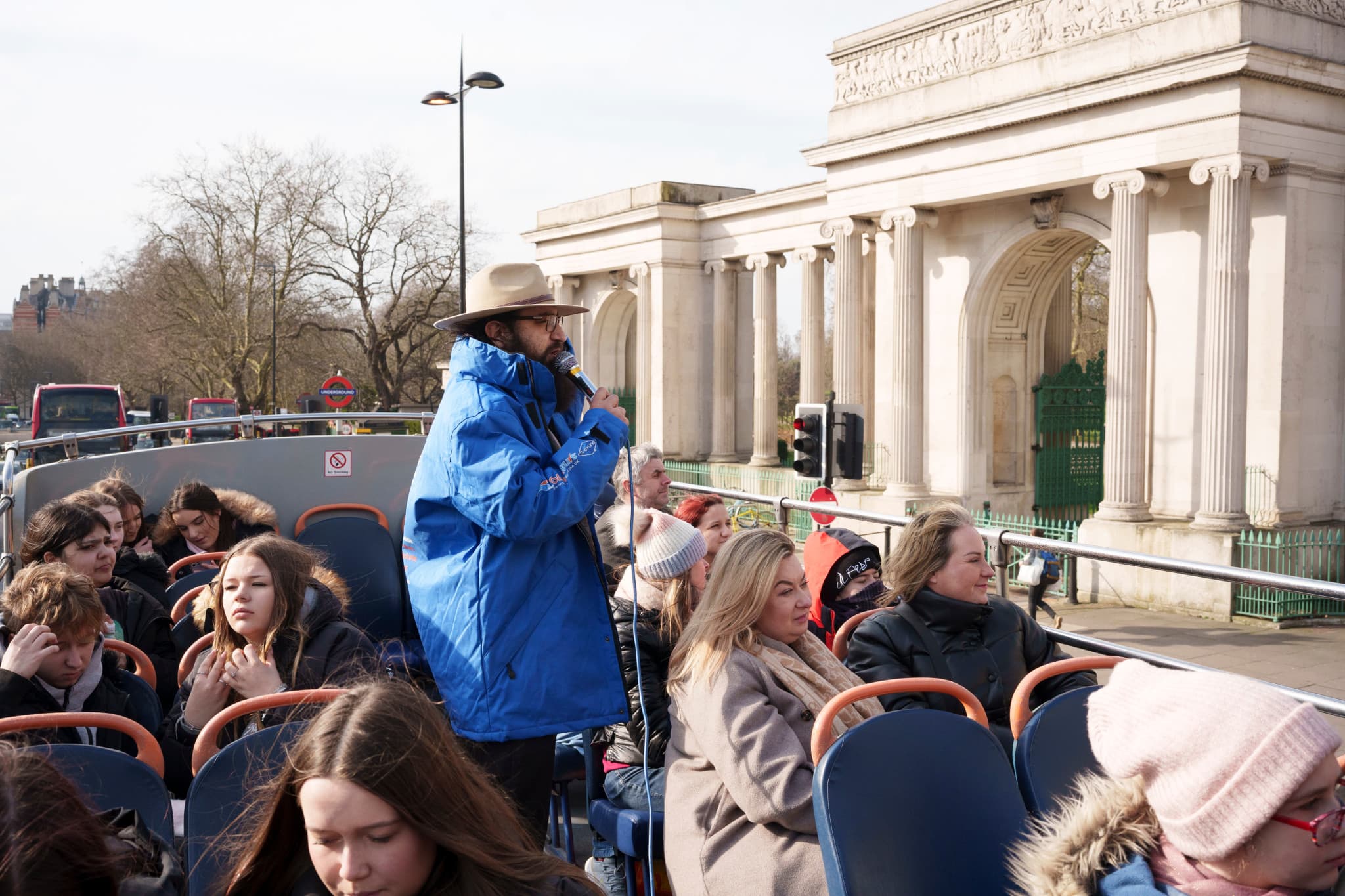 London Open Top Bus Tour with English-speaking Guide - image 4