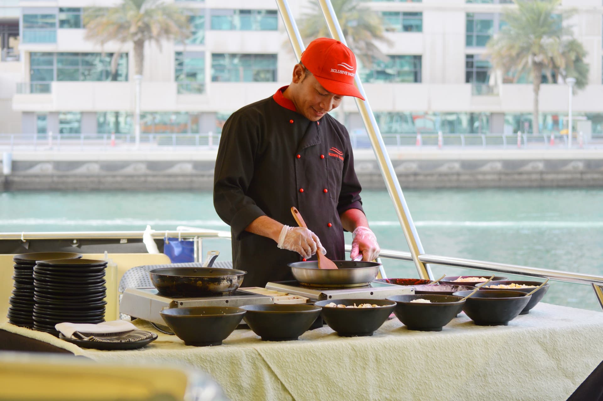 Crucero al atardecer o cena en Dubai Marina con música en vivo - imagen 6