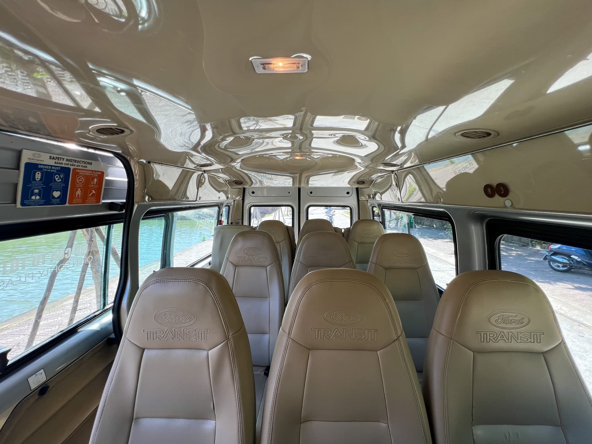 Shuttle Bus Transfers between Da Nang Airport and Hoi An City Centre - image 2