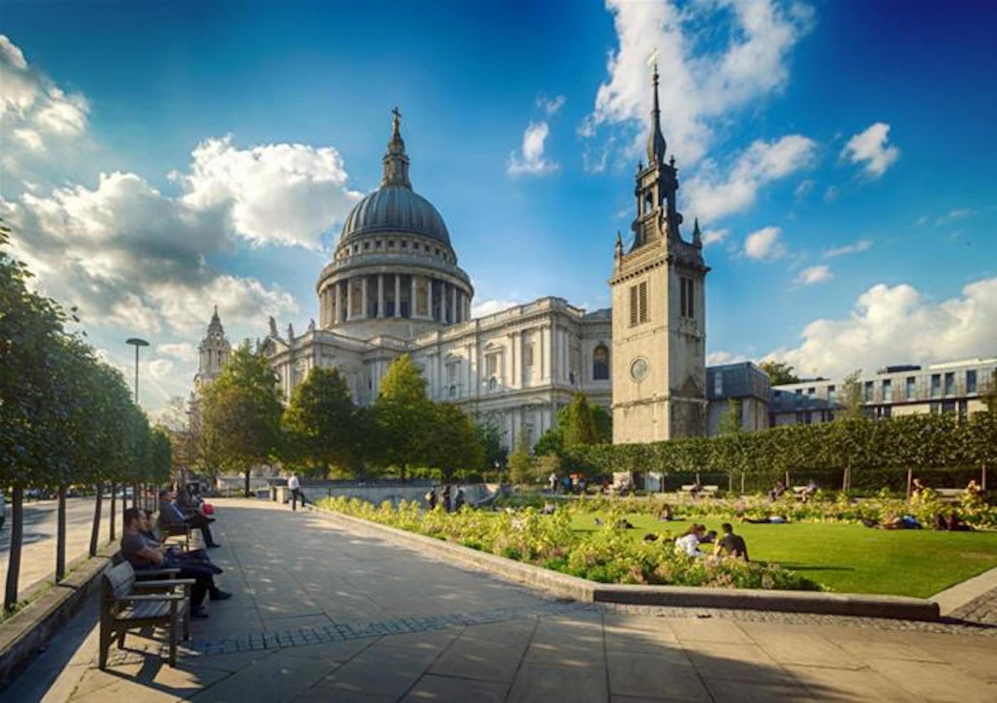 St. Paul's Cathedral, Changing of the Guard, and London Sightseeing Tour - image 4