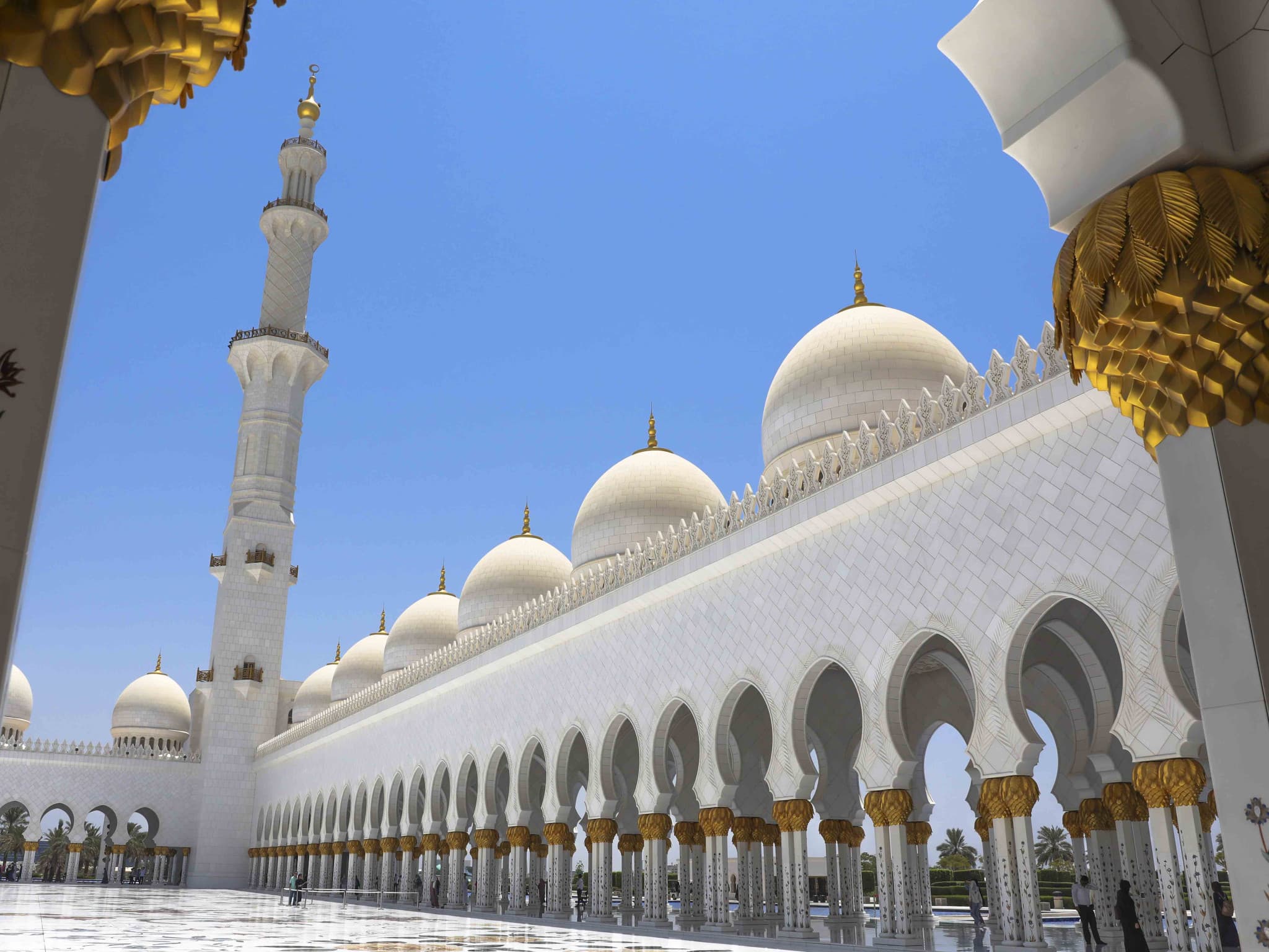 Sheikh Zayed Grand Mosque and Louvre Abu Dhabi Tour from Dubai - image 9