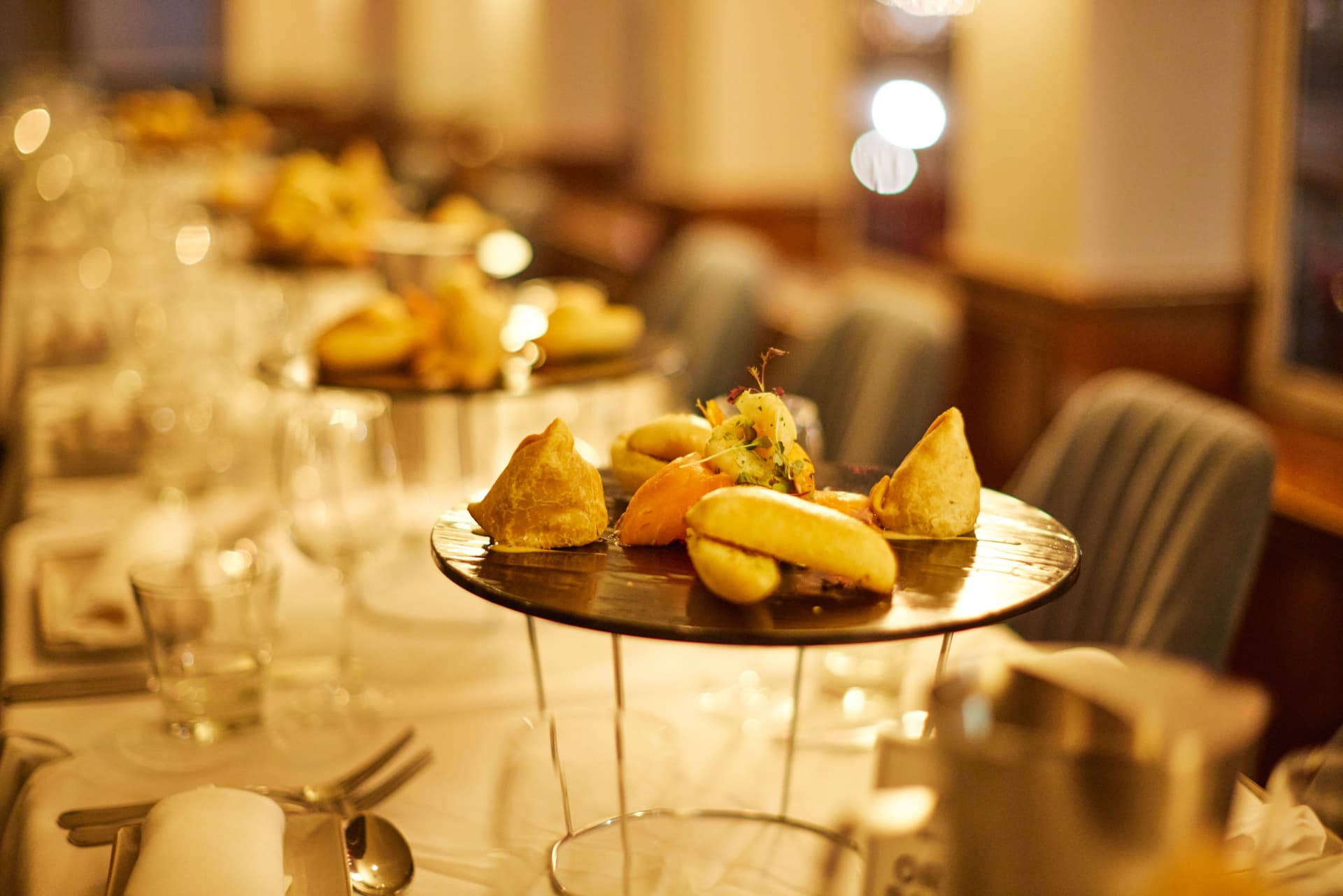 Sydney Harbour Showboat Dinner Cruise - image 8