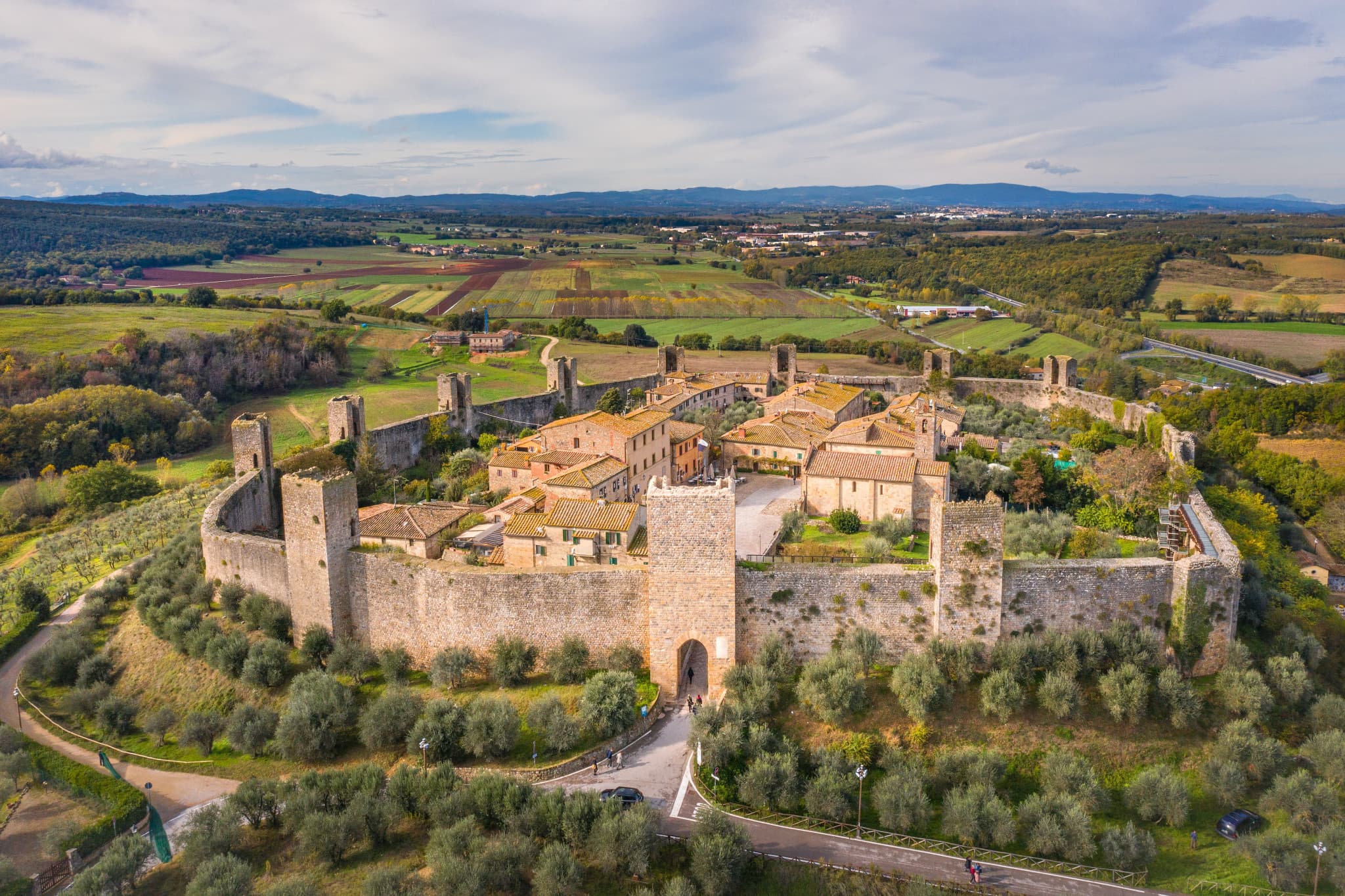 Medieval Tuscany Tour from Florence: Monteriggioni, Montalcino, Pienza - image 4