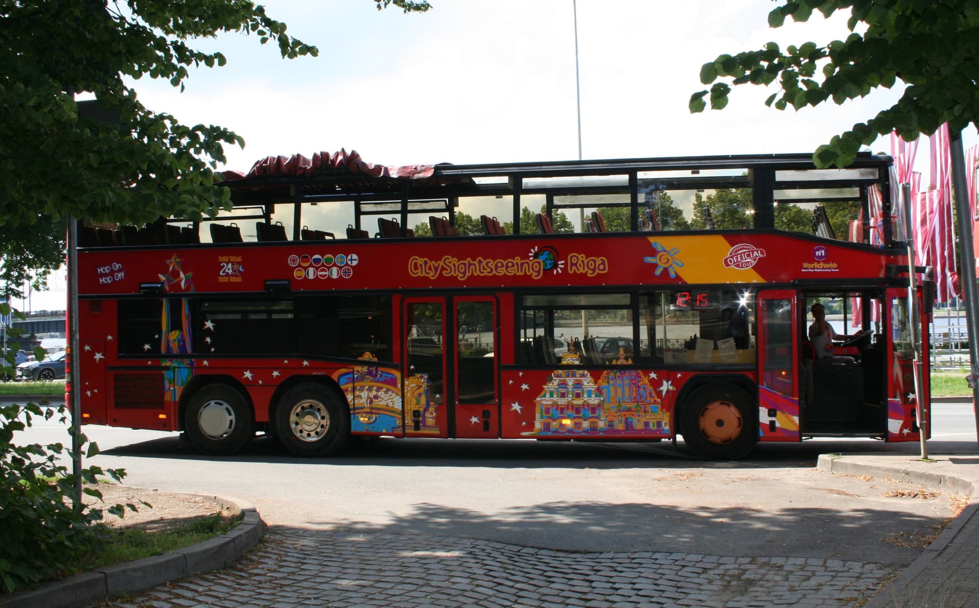 Tour en autobús Hop-on Hop-off City Sightseeing Riga - imagen principal