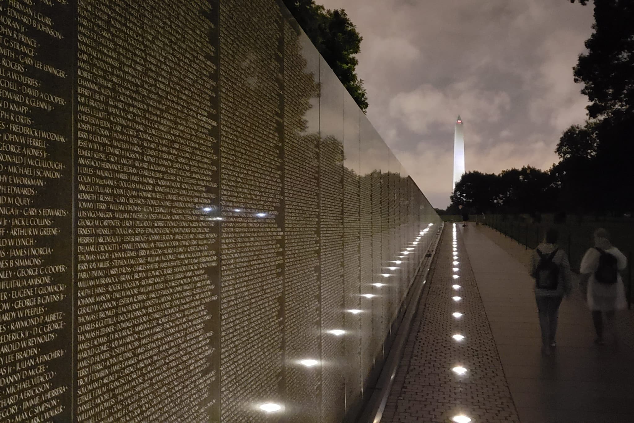 Washington DC Night Memorials Walking Tour with Skyline View - image 7