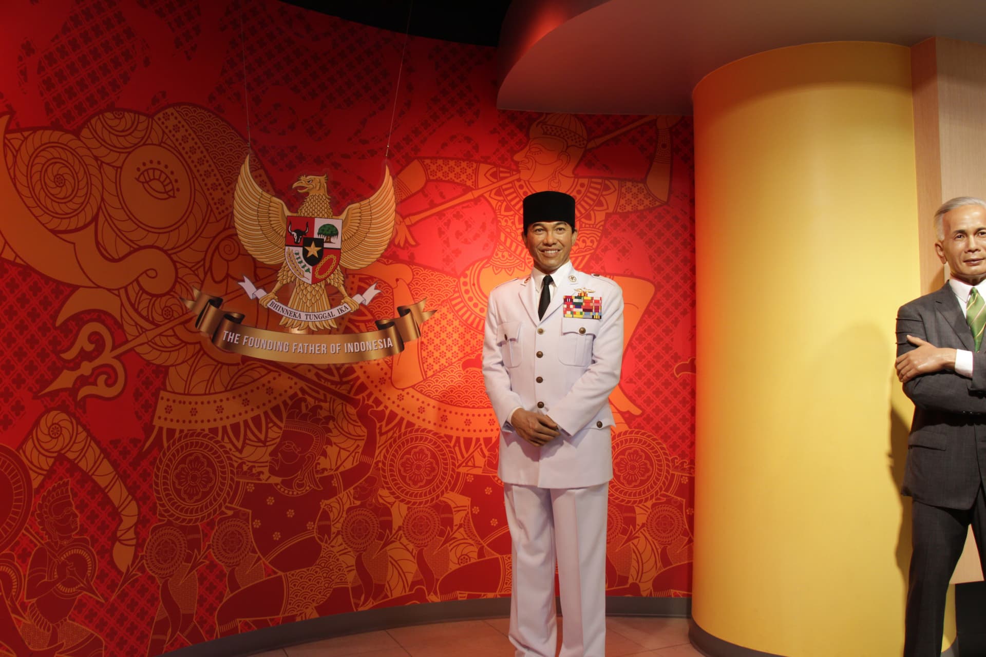 COMBO: SEA LIFE Bangkok Ocean World + Madame Tussauds Bangkok Tickets - image 9