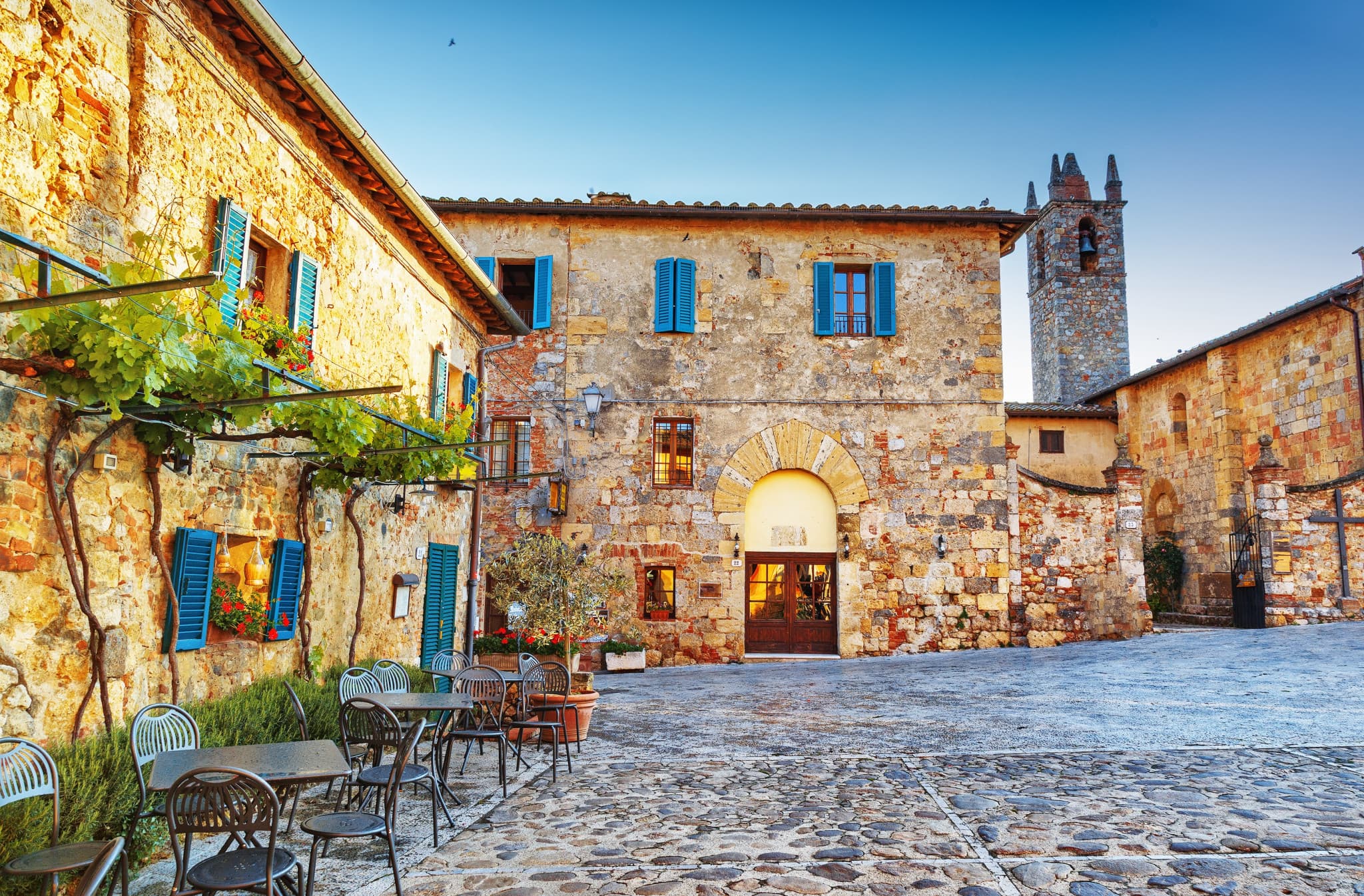 Medieval Tuscany Tour from Florence: Monteriggioni, Montalcino, Pienza - image 6