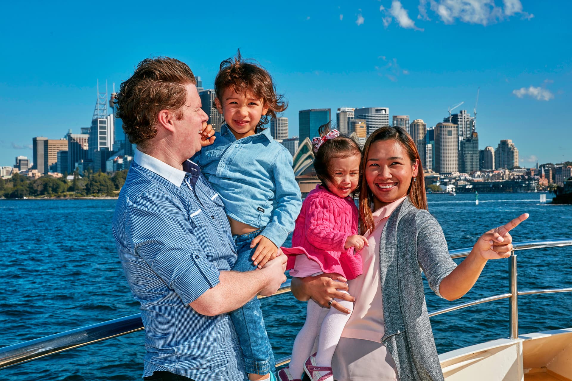 Sydney Harbour Long Lunch Cruise aboard Captain Cook Cruises - imagen 11