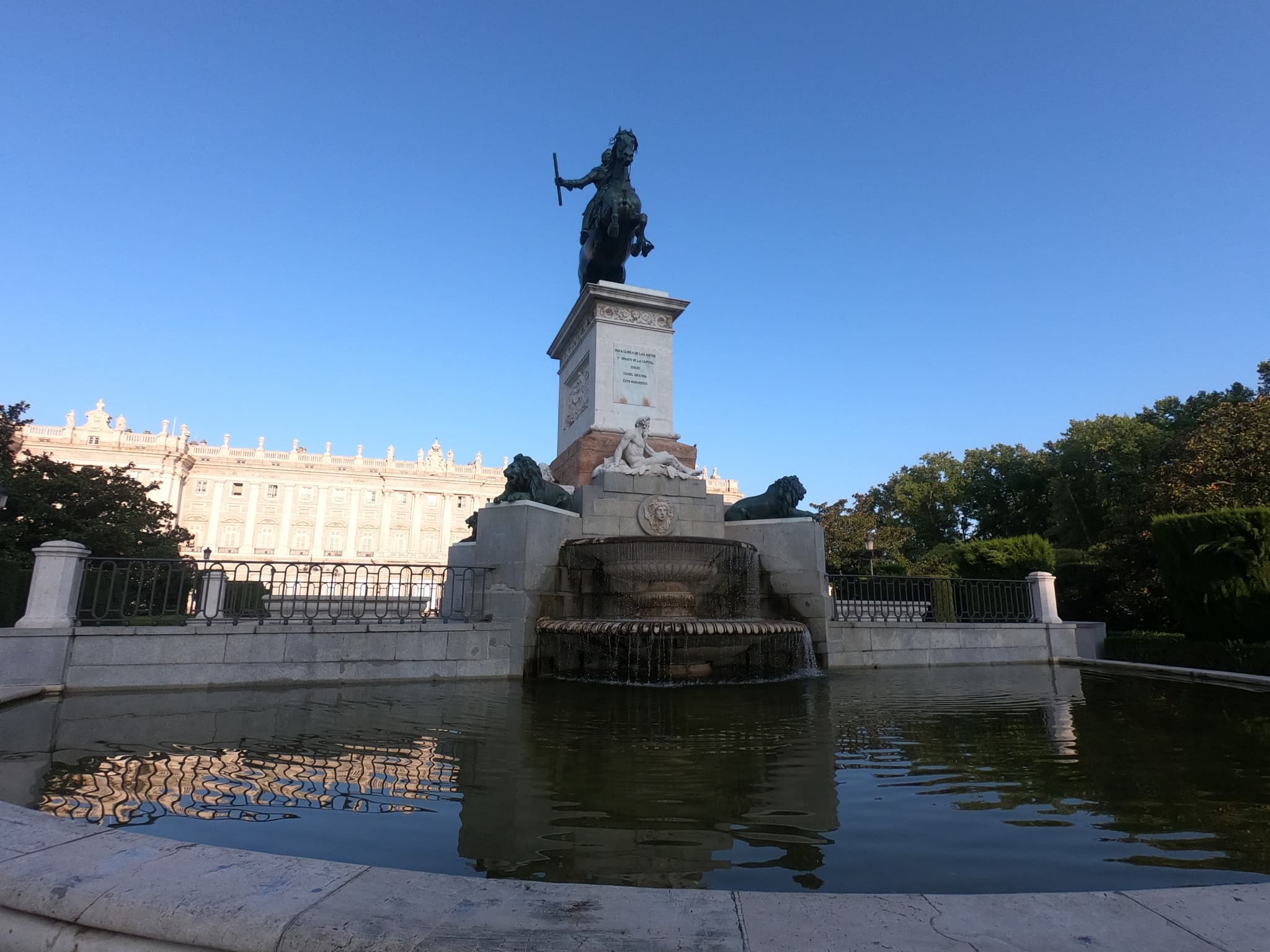 Royal Palace of Madrid Skip-the-Line Guided Tour - image 5