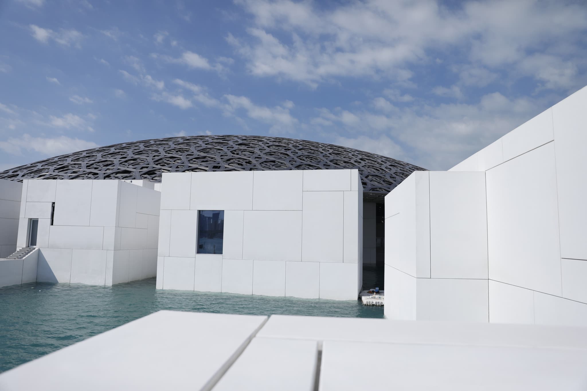 Sheikh Zayed Grand Mosque and Louvre Abu Dhabi Tour from Dubai - image 3