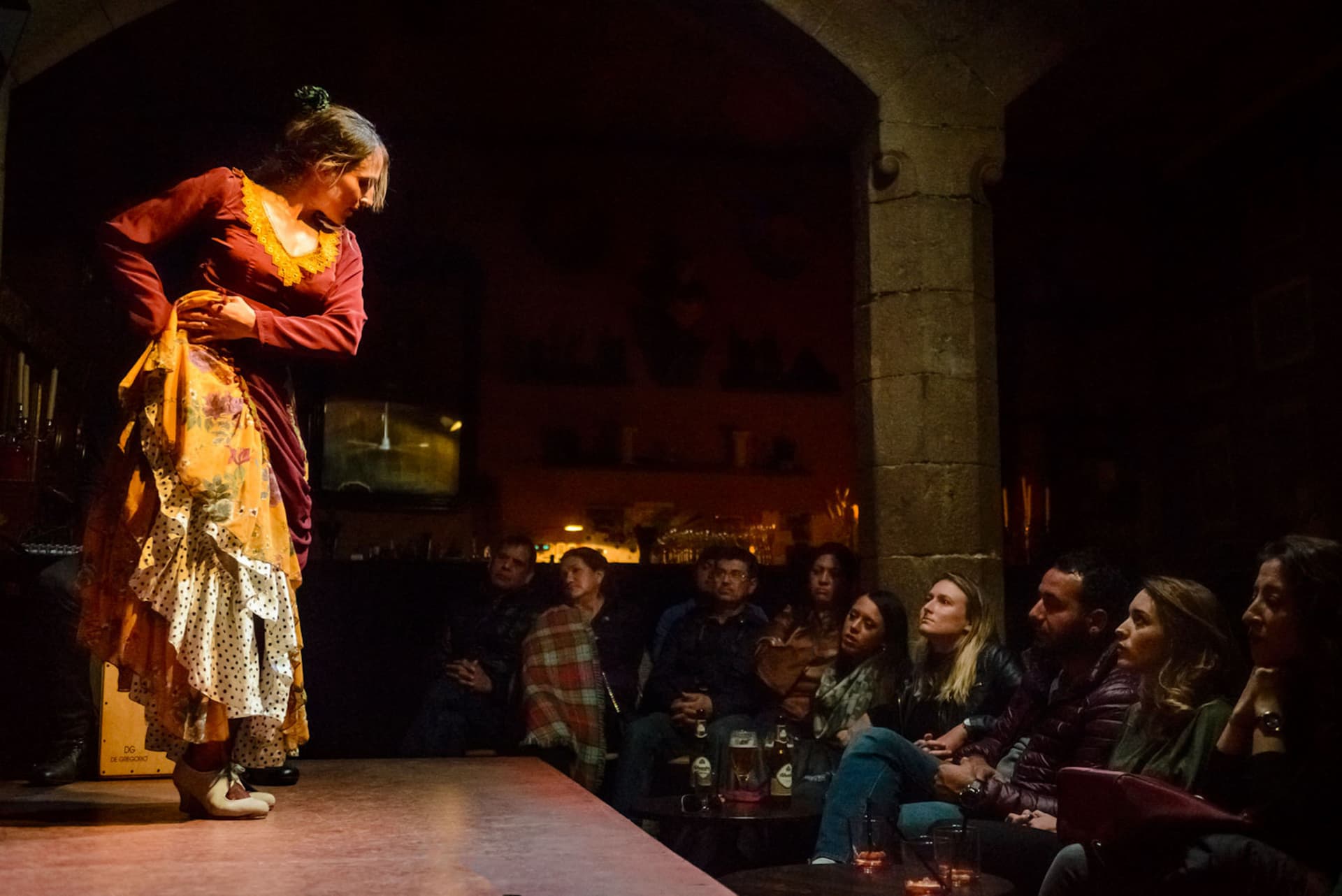 Barcelona Old Town Walking Tour with Flamenco Show and Tapas Dinner - imagen 3