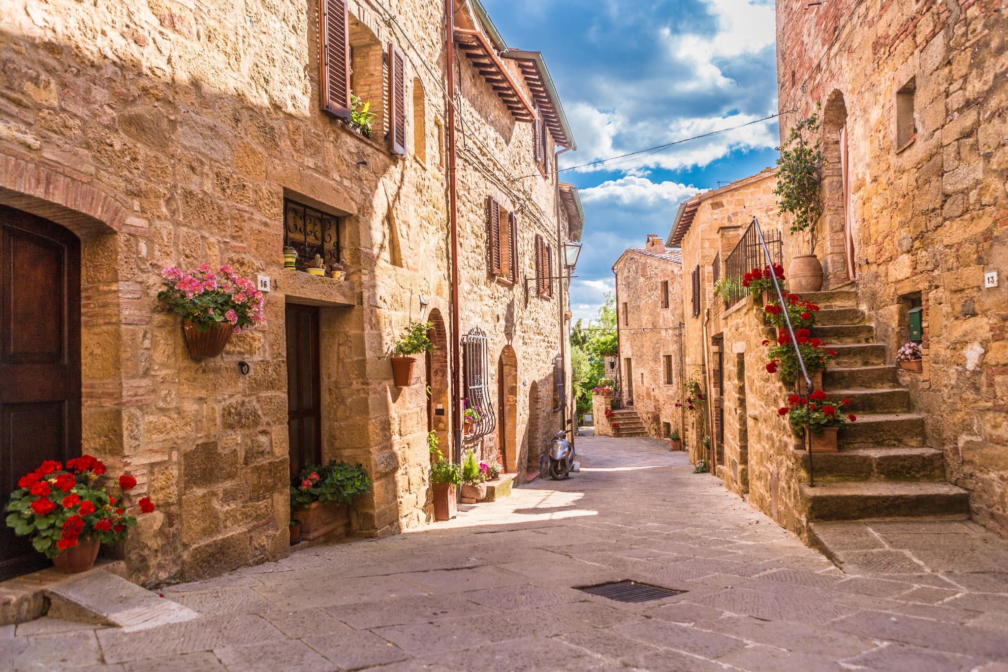 Medieval Tuscany Tour from Florence: Monteriggioni, Montalcino, Pienza - image 5
