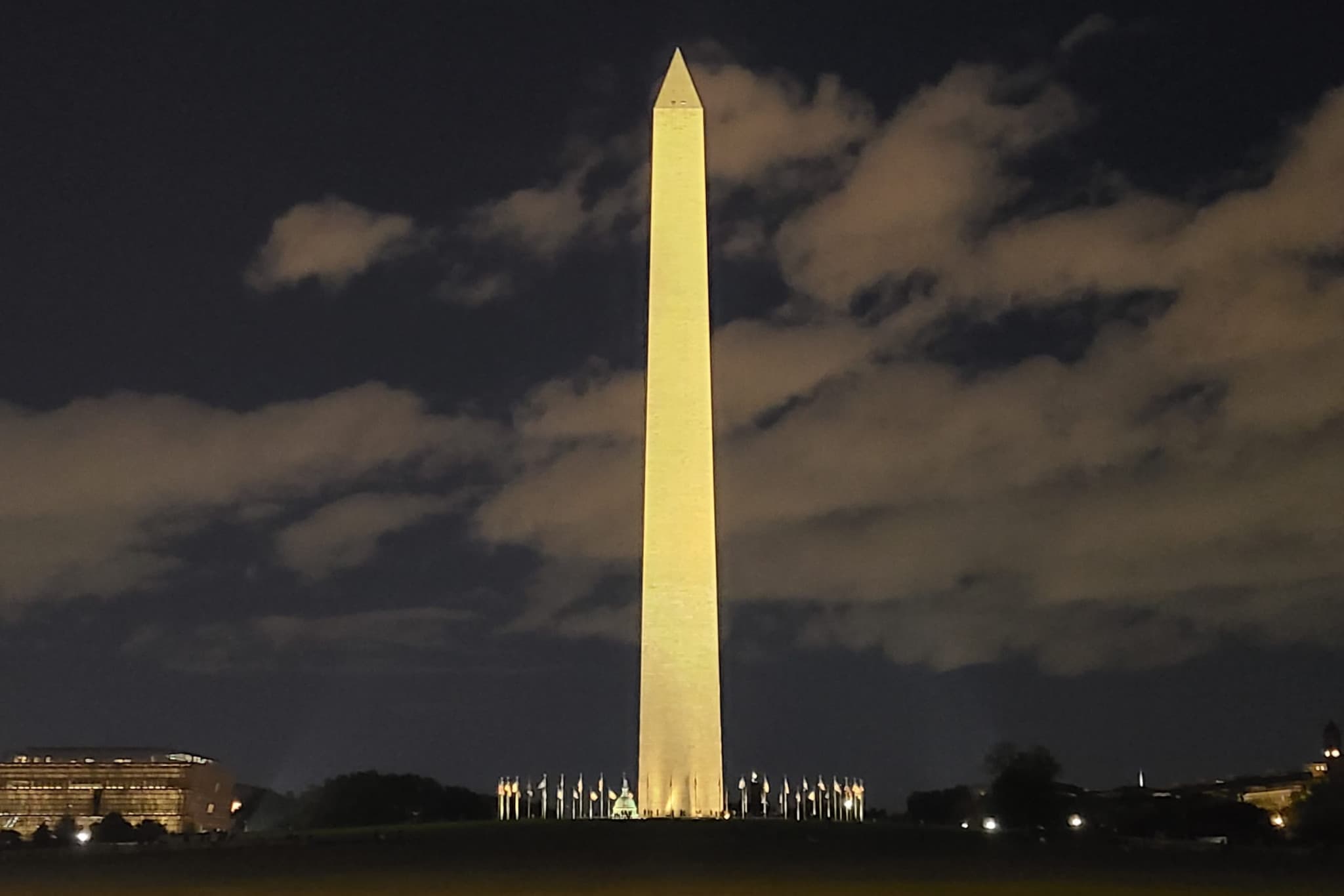 Washington DC Night Memorials Walking Tour with Skyline View - image 11