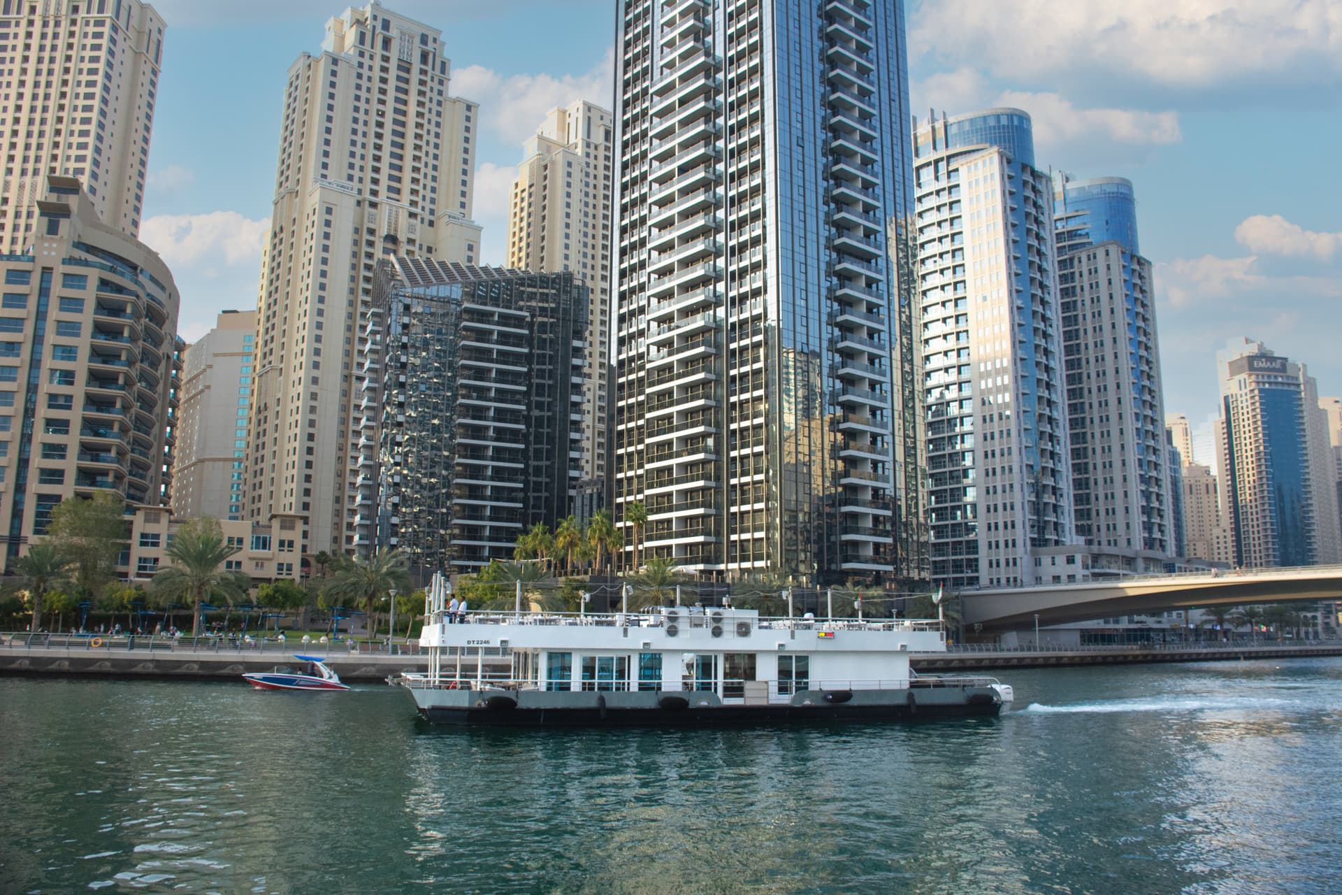 Alexandra Sea Lounge Dinner Cruise in Dubai Marina - image 4