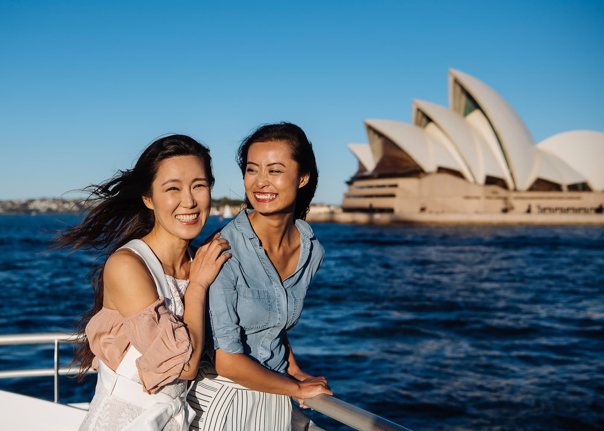 Sydney Harbour Long Lunch Cruise aboard Captain Cook Cruises - imagen 6