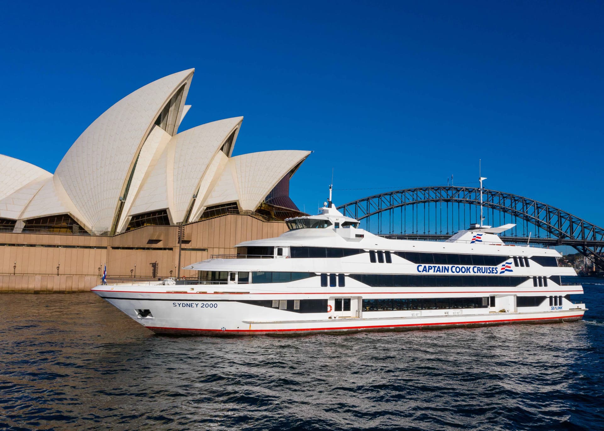 Sydney Harbour Long Lunch Cruise aboard Captain Cook Cruises - imagen 4
