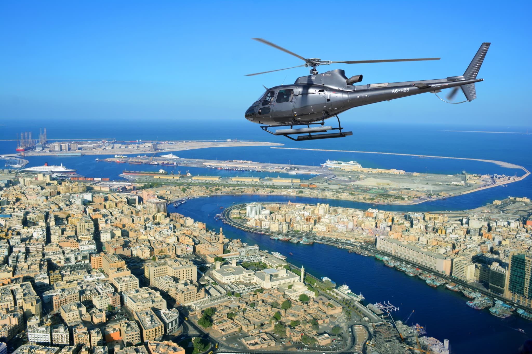 Dubai Helicopter Tour by HeliDubai - image 3